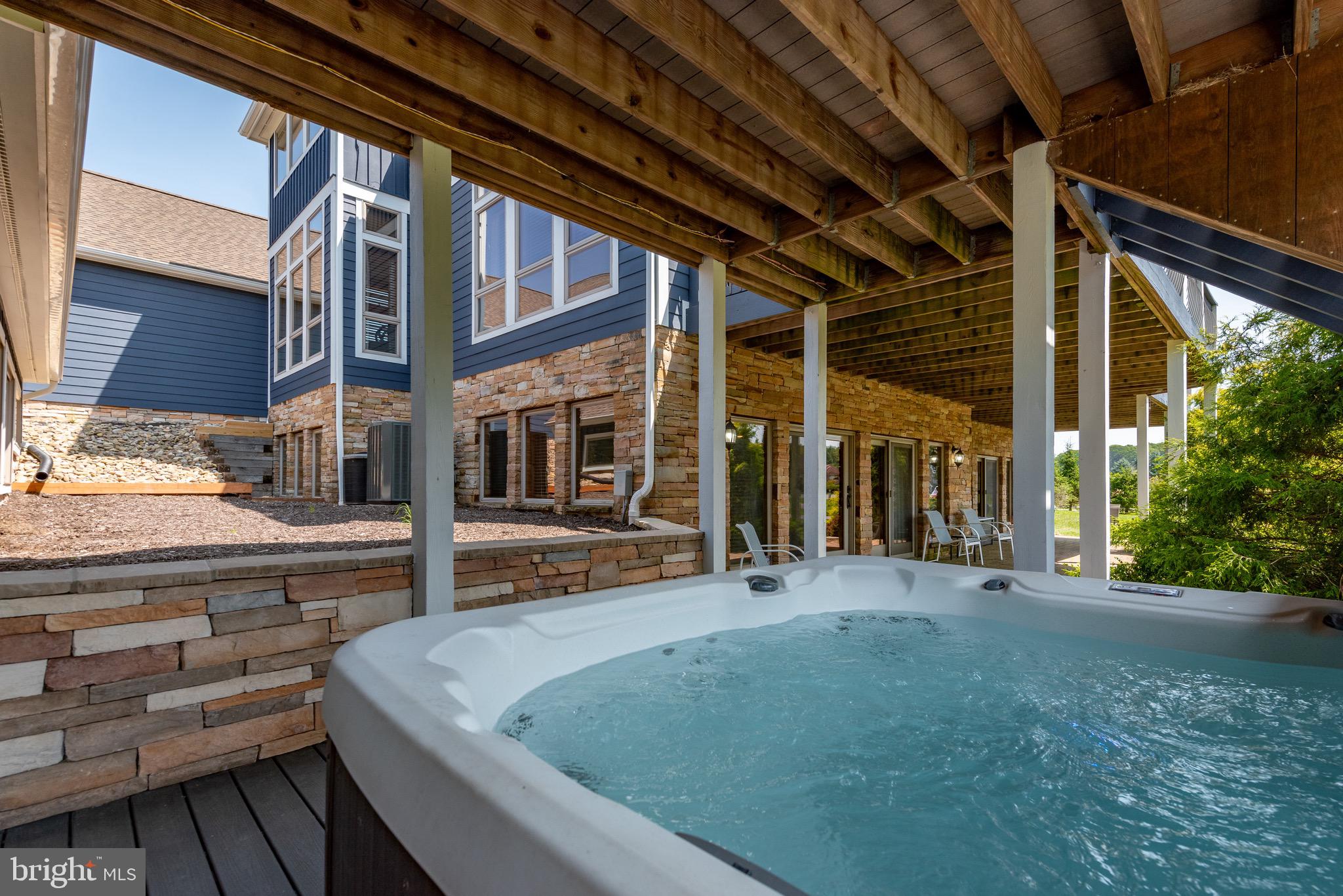 WATERFRONT GREENS - Residential