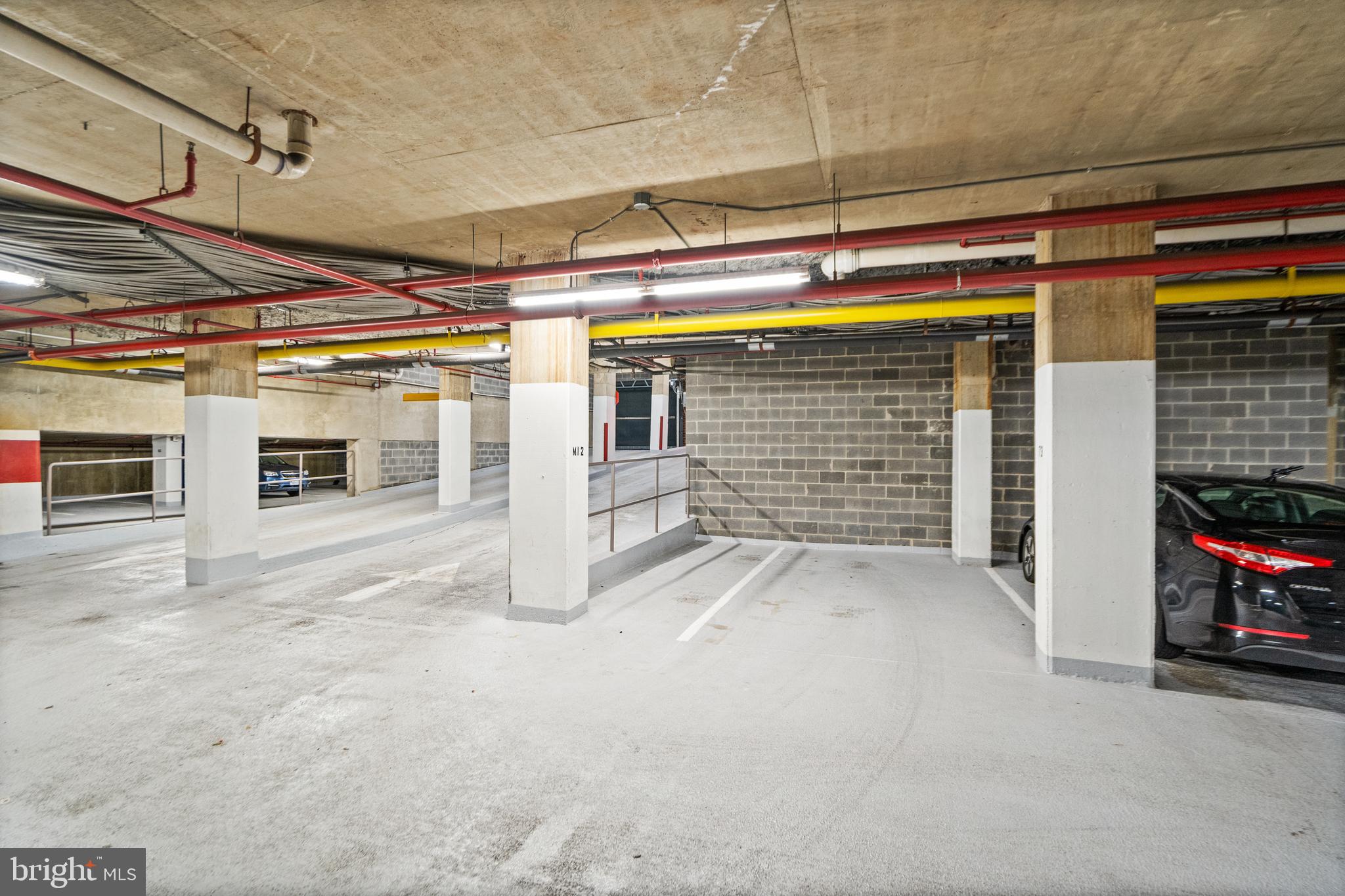 WINDSOR PLAZA - Residential