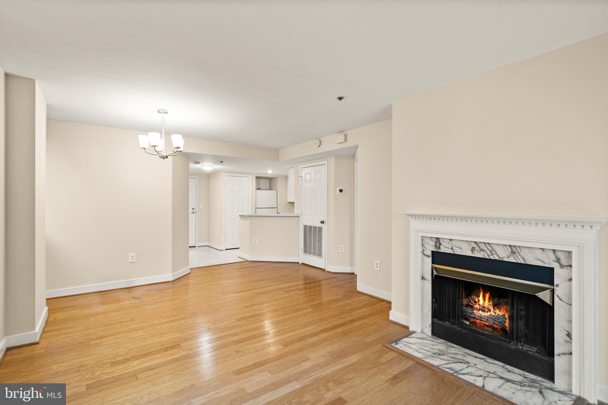 WINDSOR PLAZA - Residential