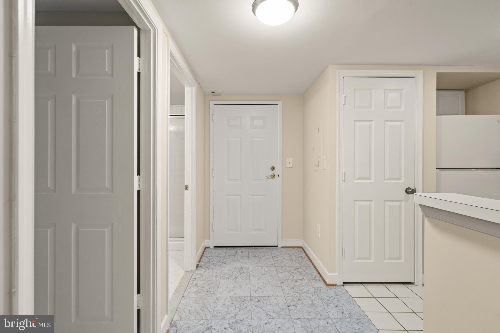 WINDSOR PLAZA - Residential