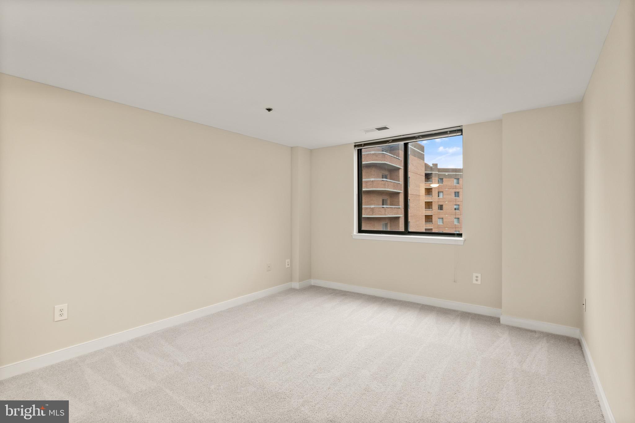 WINDSOR PLAZA - Residential