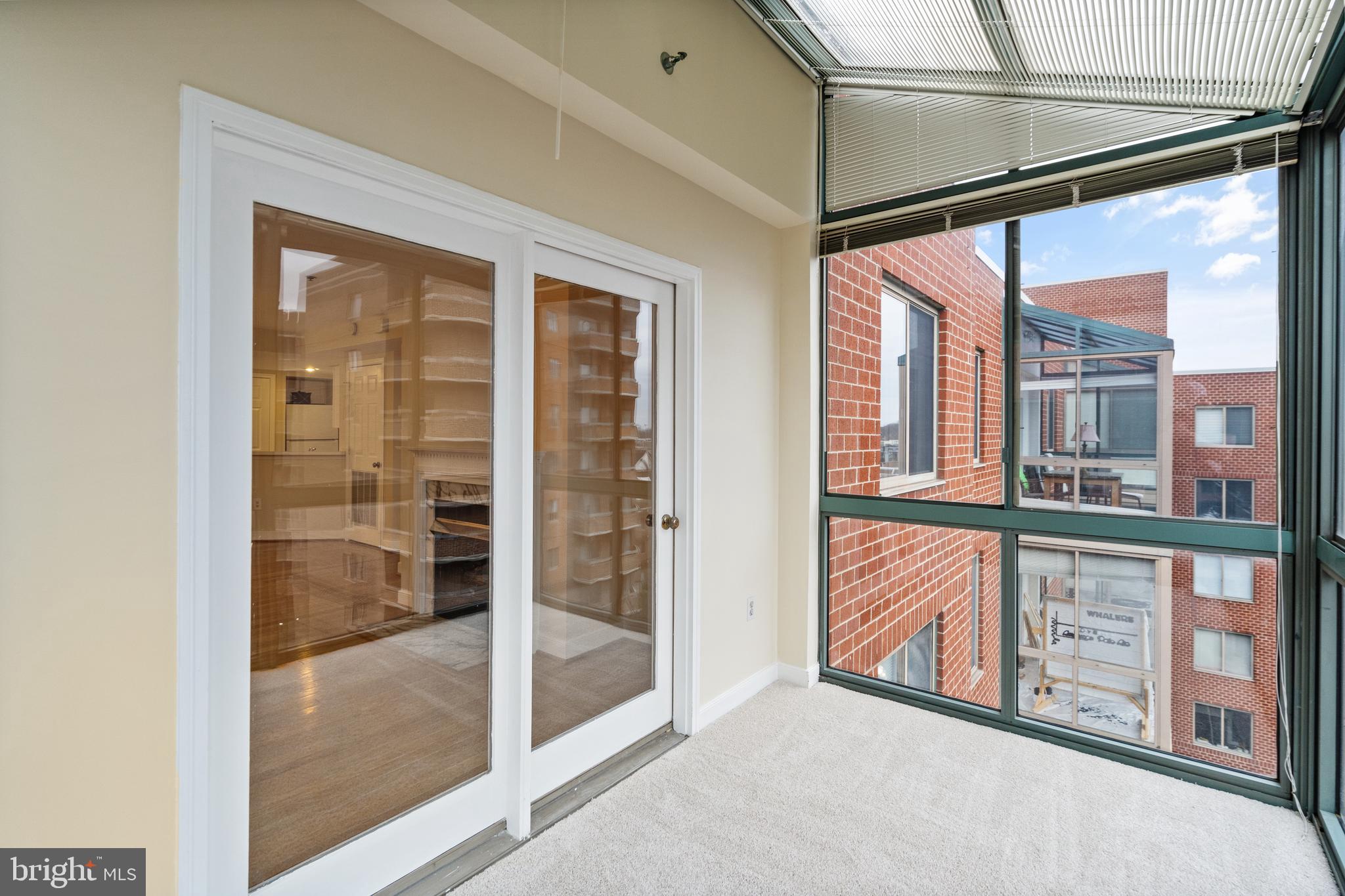 WINDSOR PLAZA - Residential