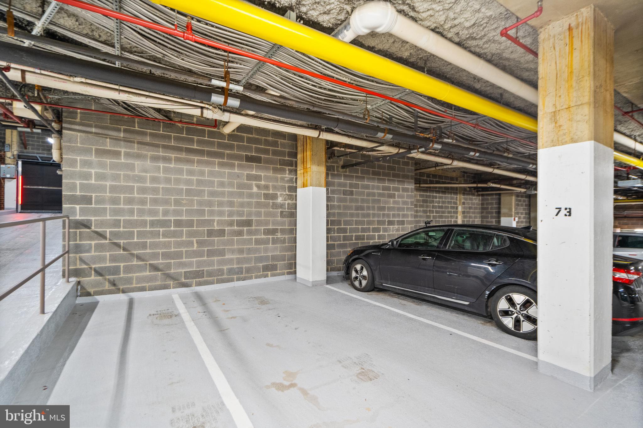 WINDSOR PLAZA - Residential