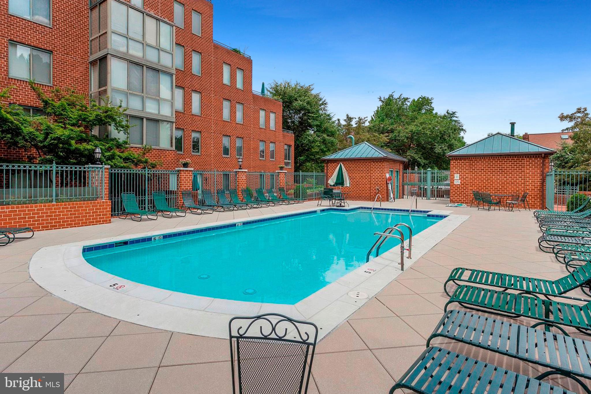 WINDSOR PLAZA - Residential