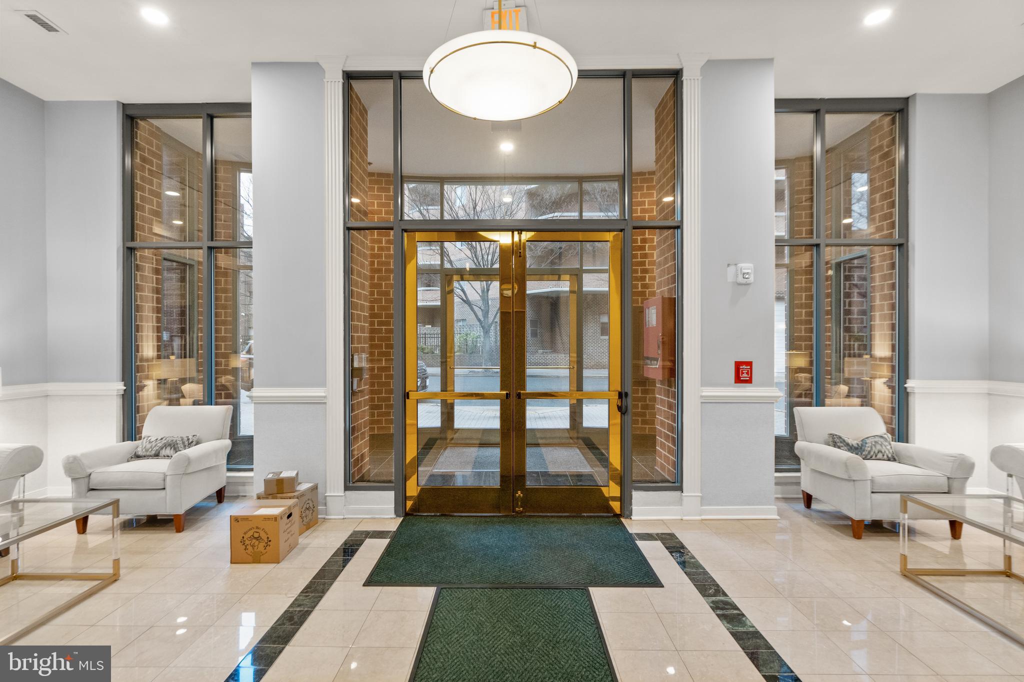 WINDSOR PLAZA - Residential