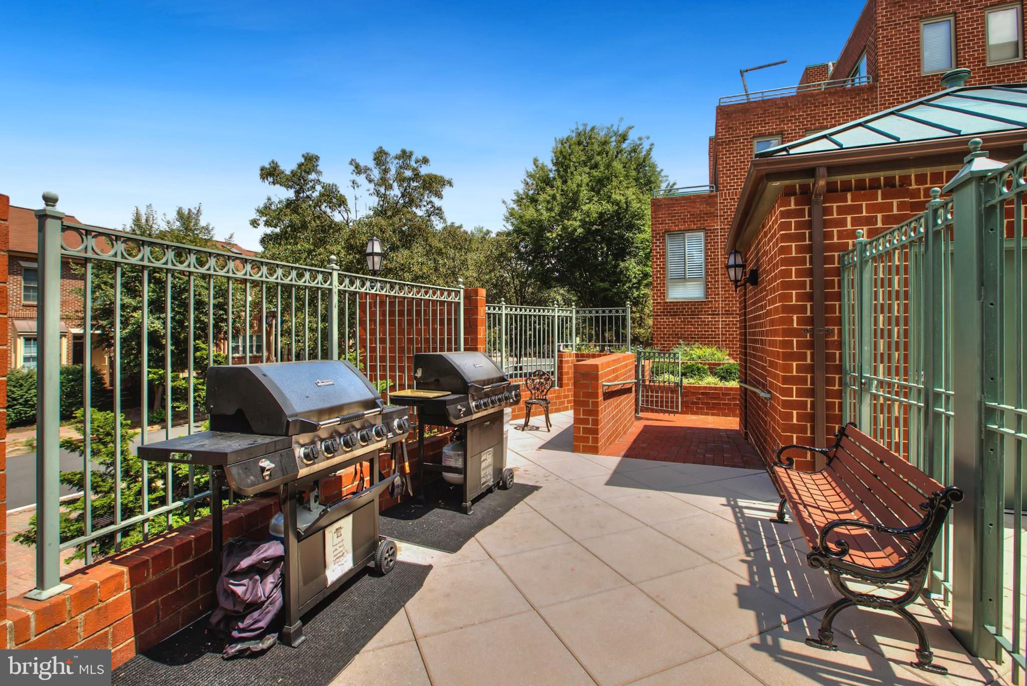 WINDSOR PLAZA - Residential