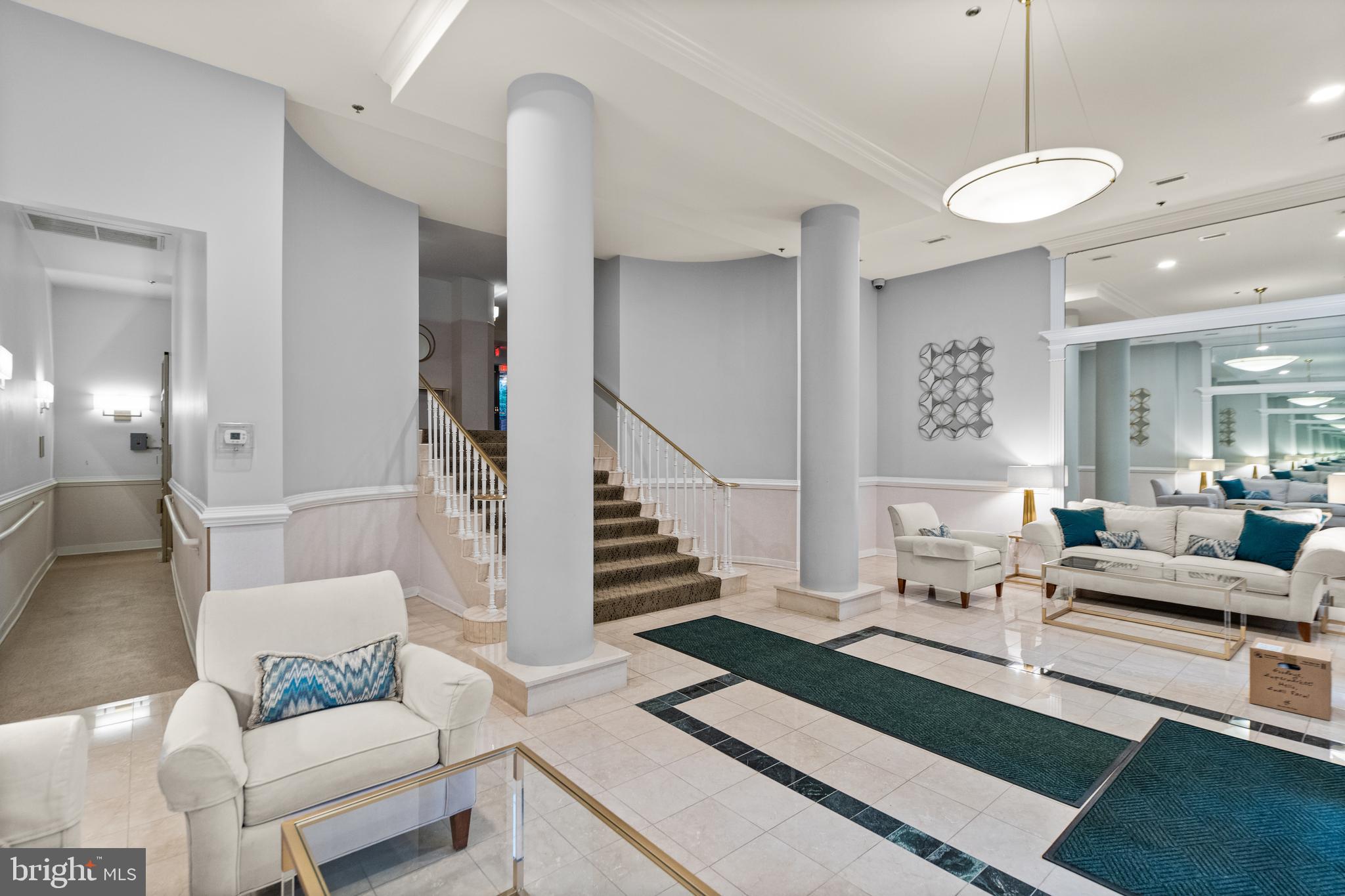 WINDSOR PLAZA - Residential