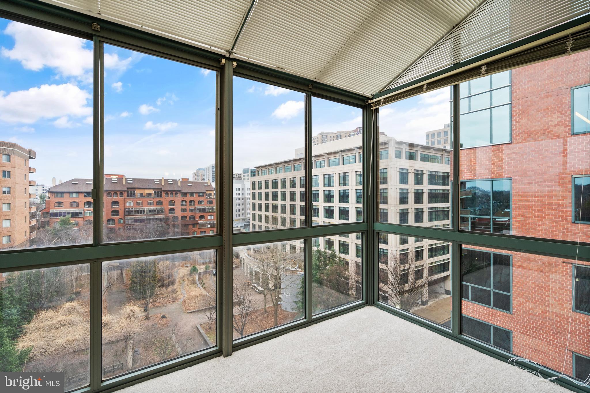 WINDSOR PLAZA - Residential