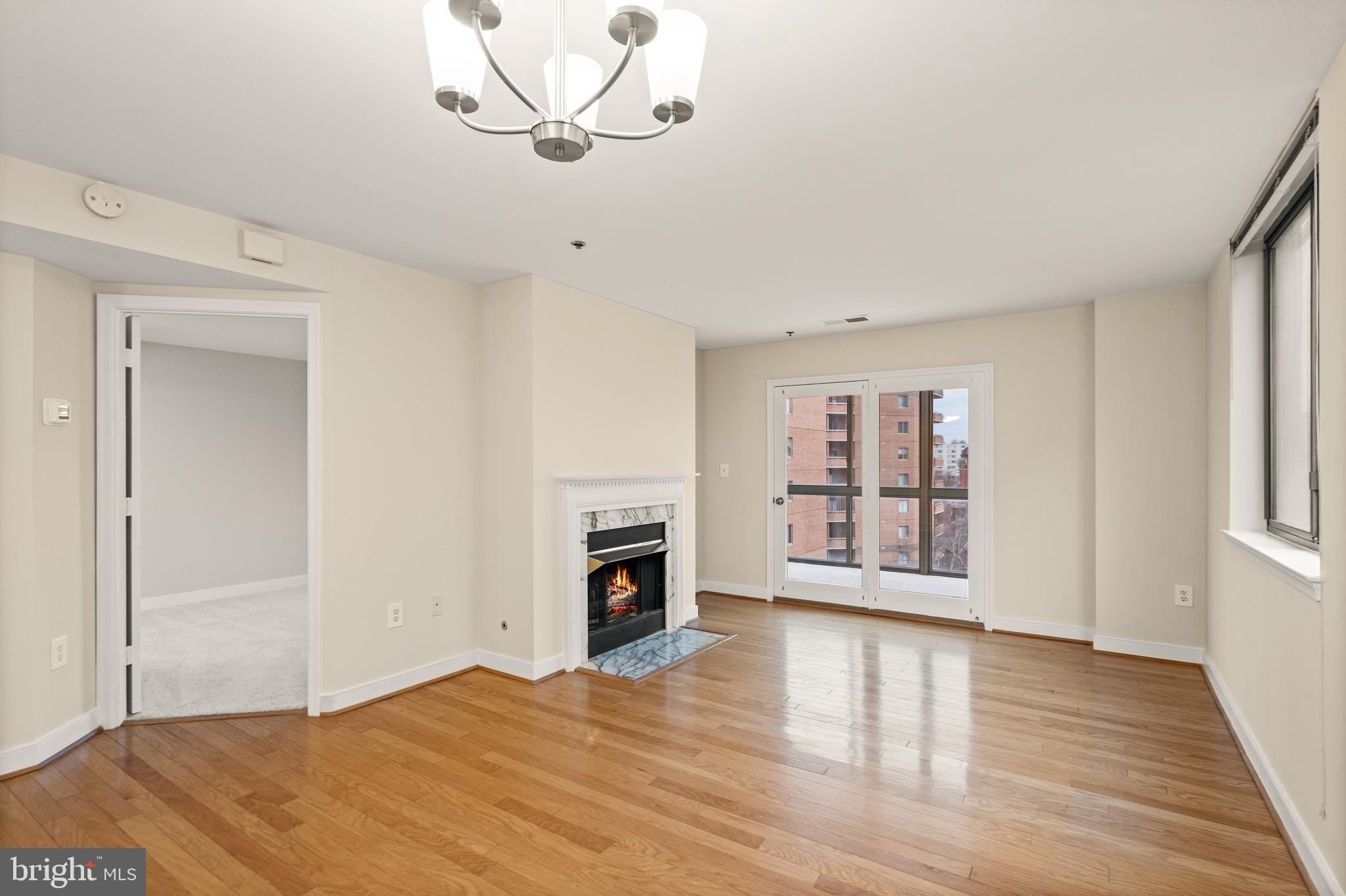 WINDSOR PLAZA - Residential