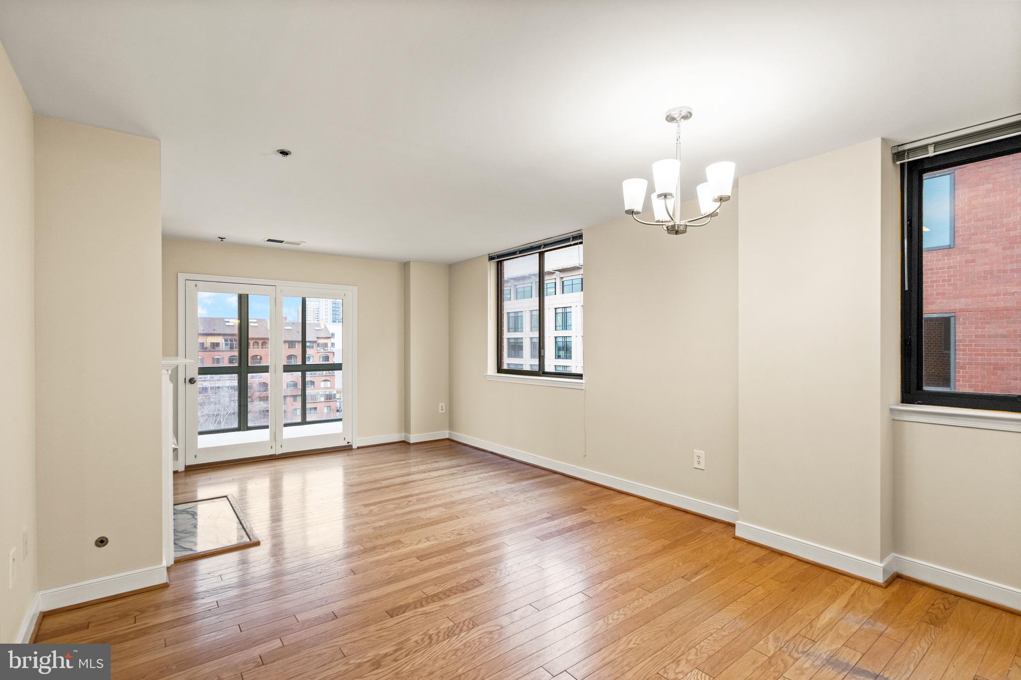 WINDSOR PLAZA - Residential