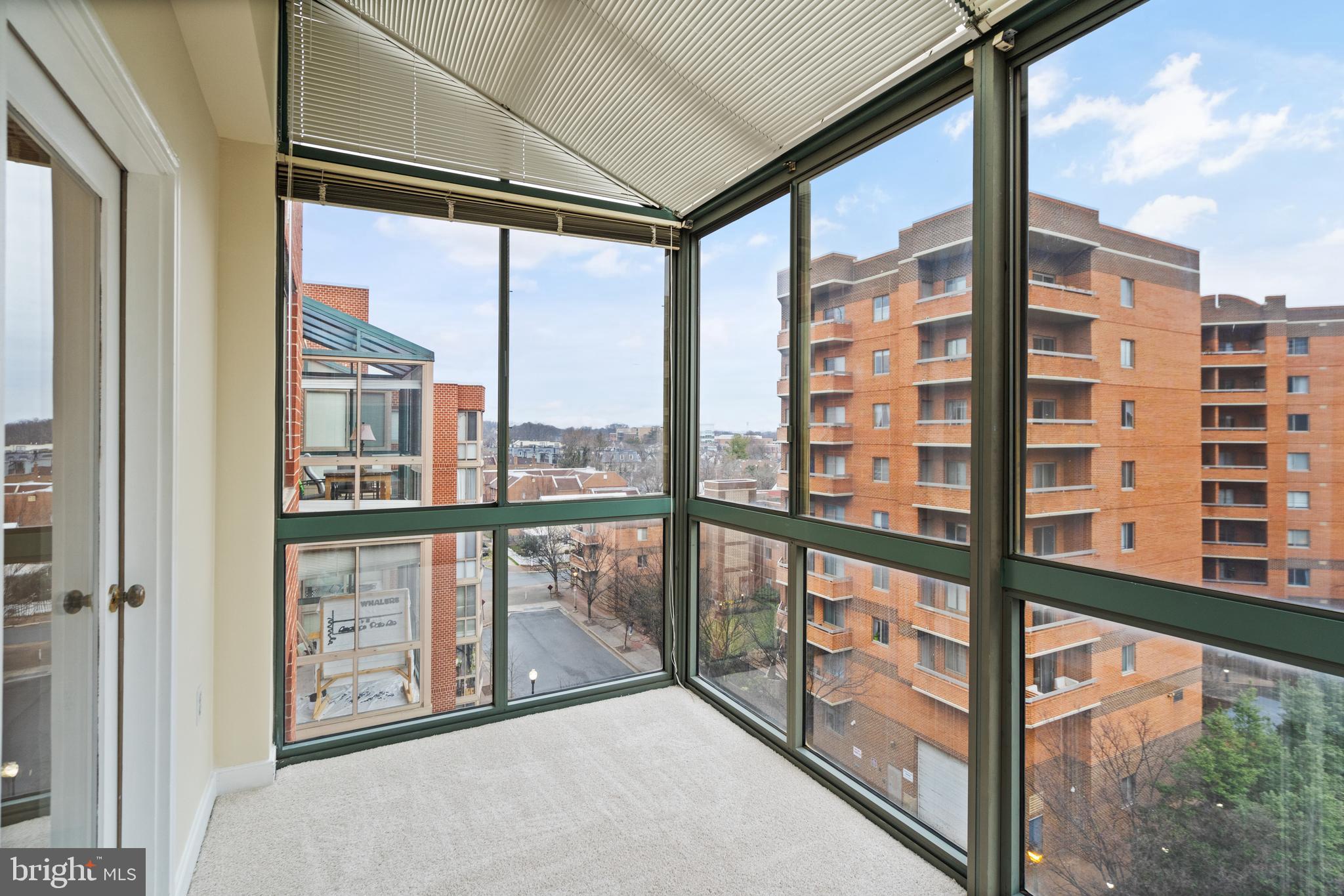 WINDSOR PLAZA - Residential