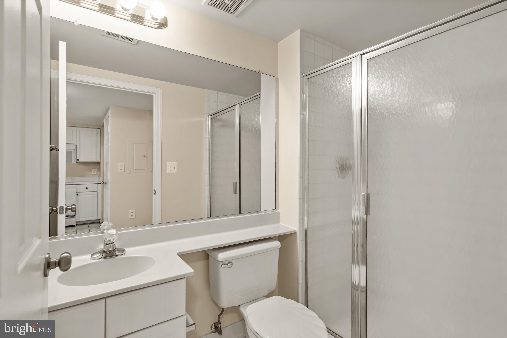 WINDSOR PLAZA - Residential