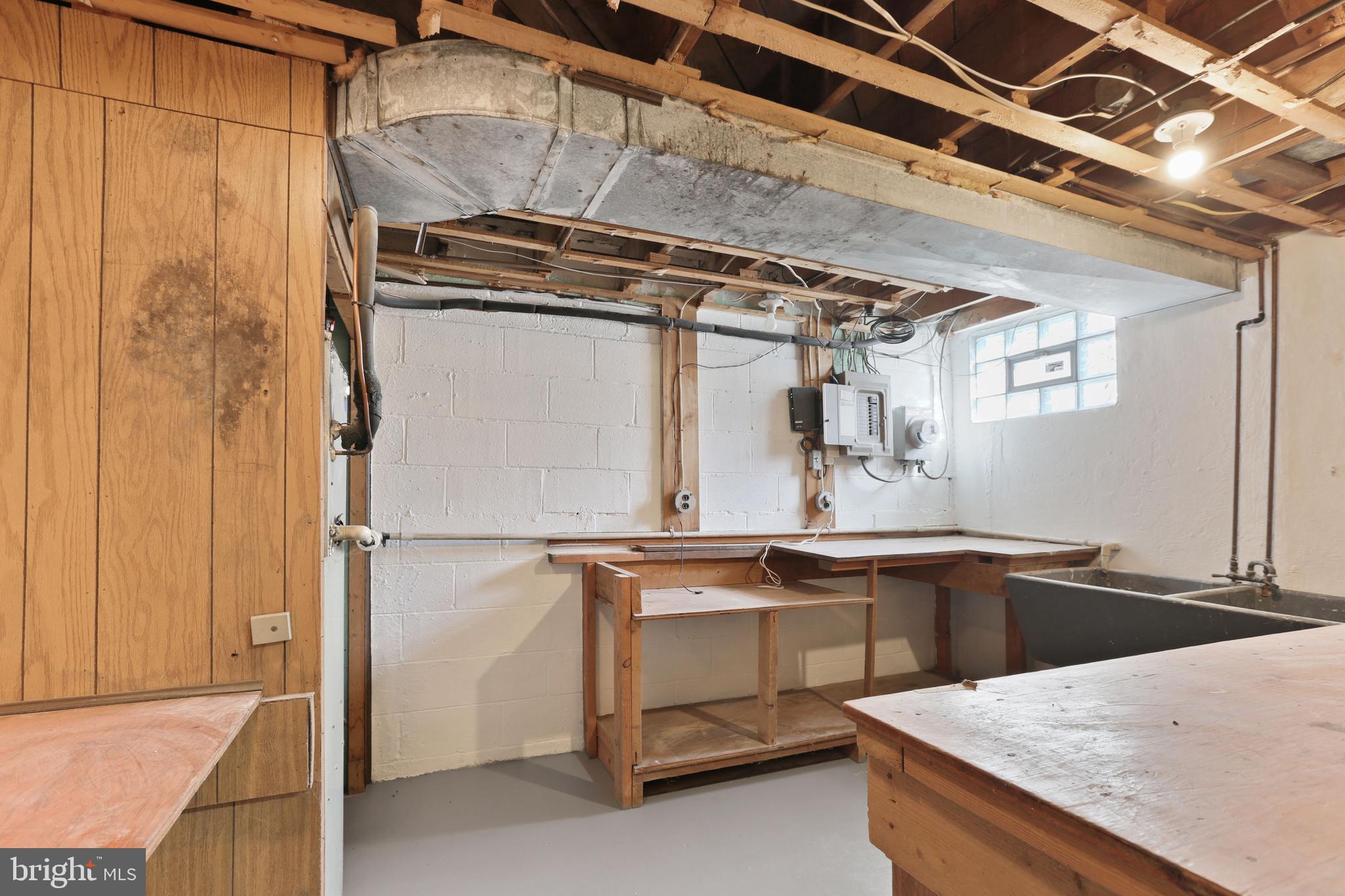 MIDDLE RIVER - Residential Lease