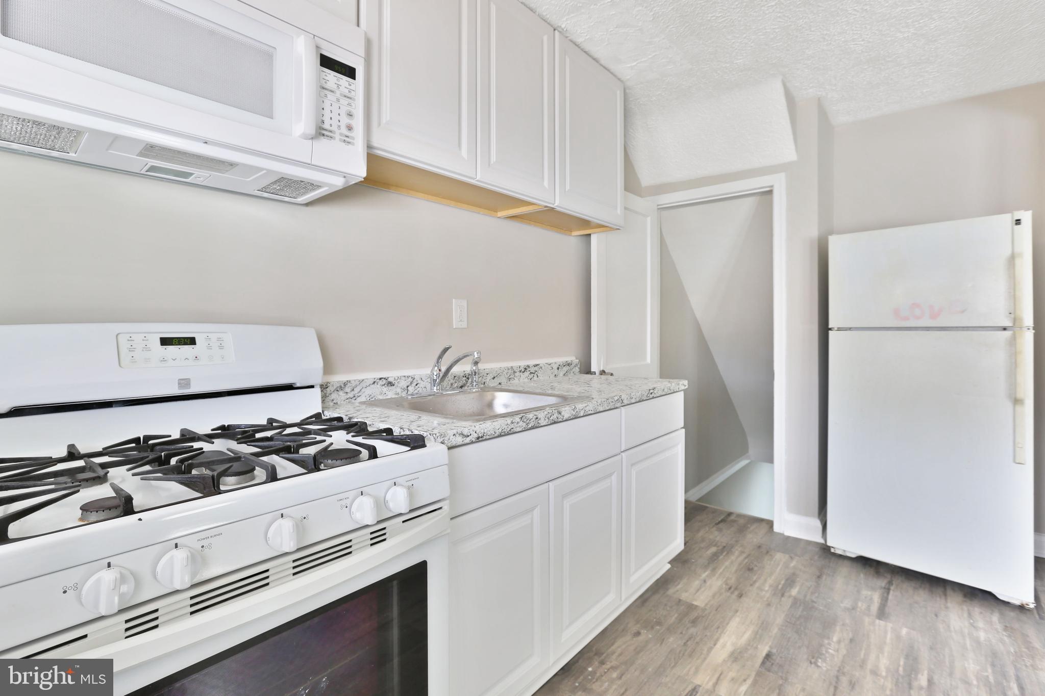 MIDDLE RIVER - Residential Lease