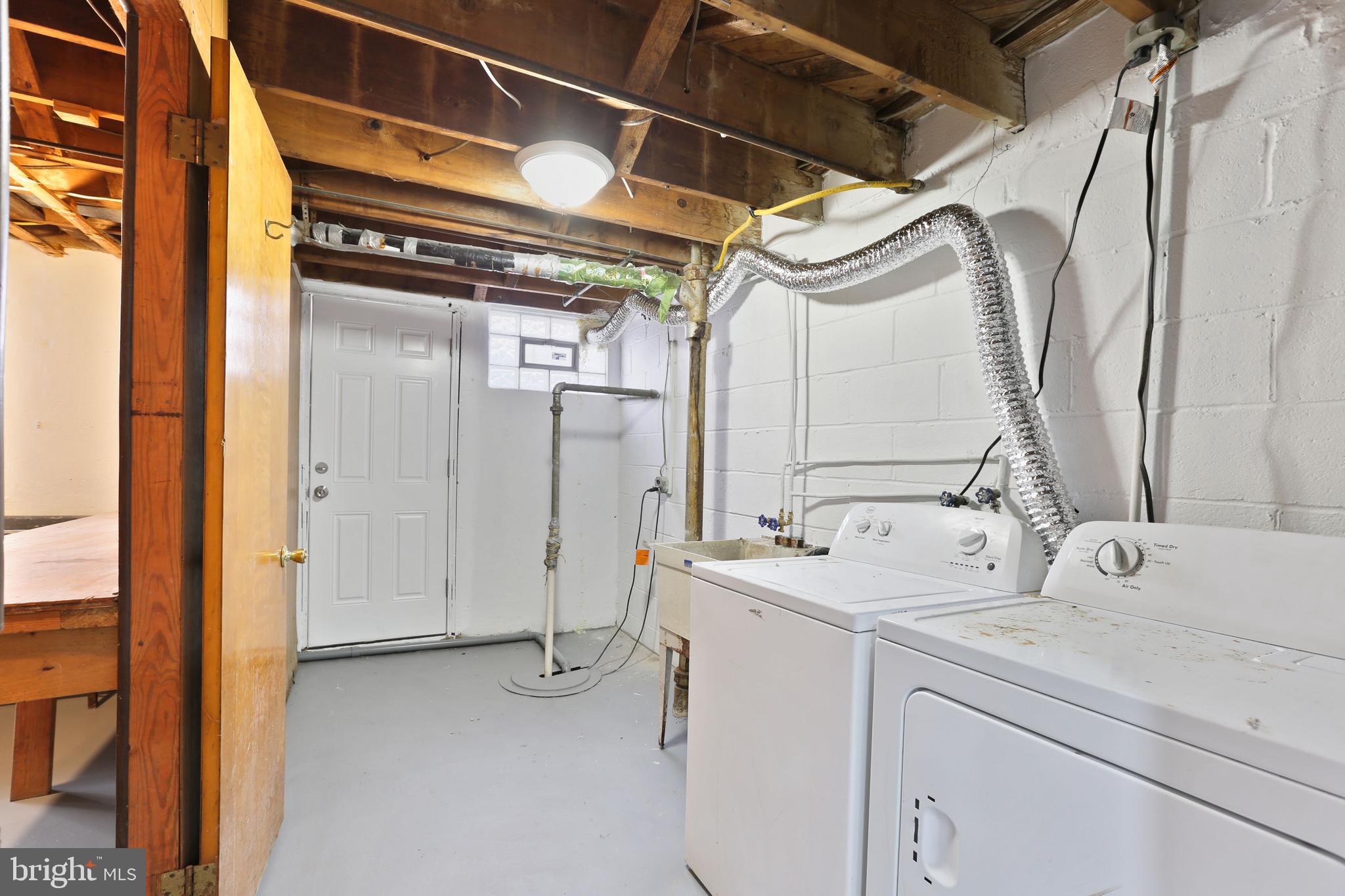 MIDDLE RIVER - Residential Lease