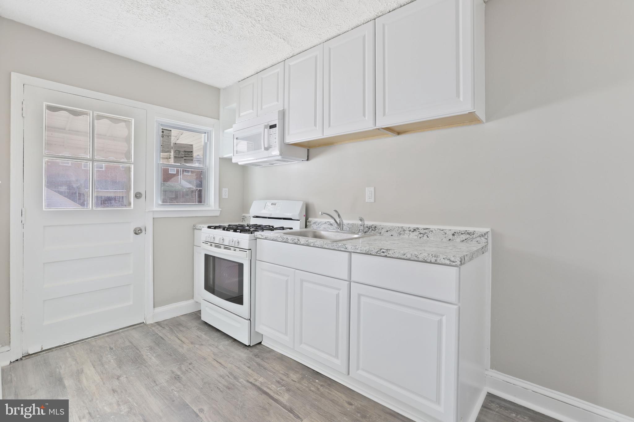 MIDDLE RIVER - Residential Lease