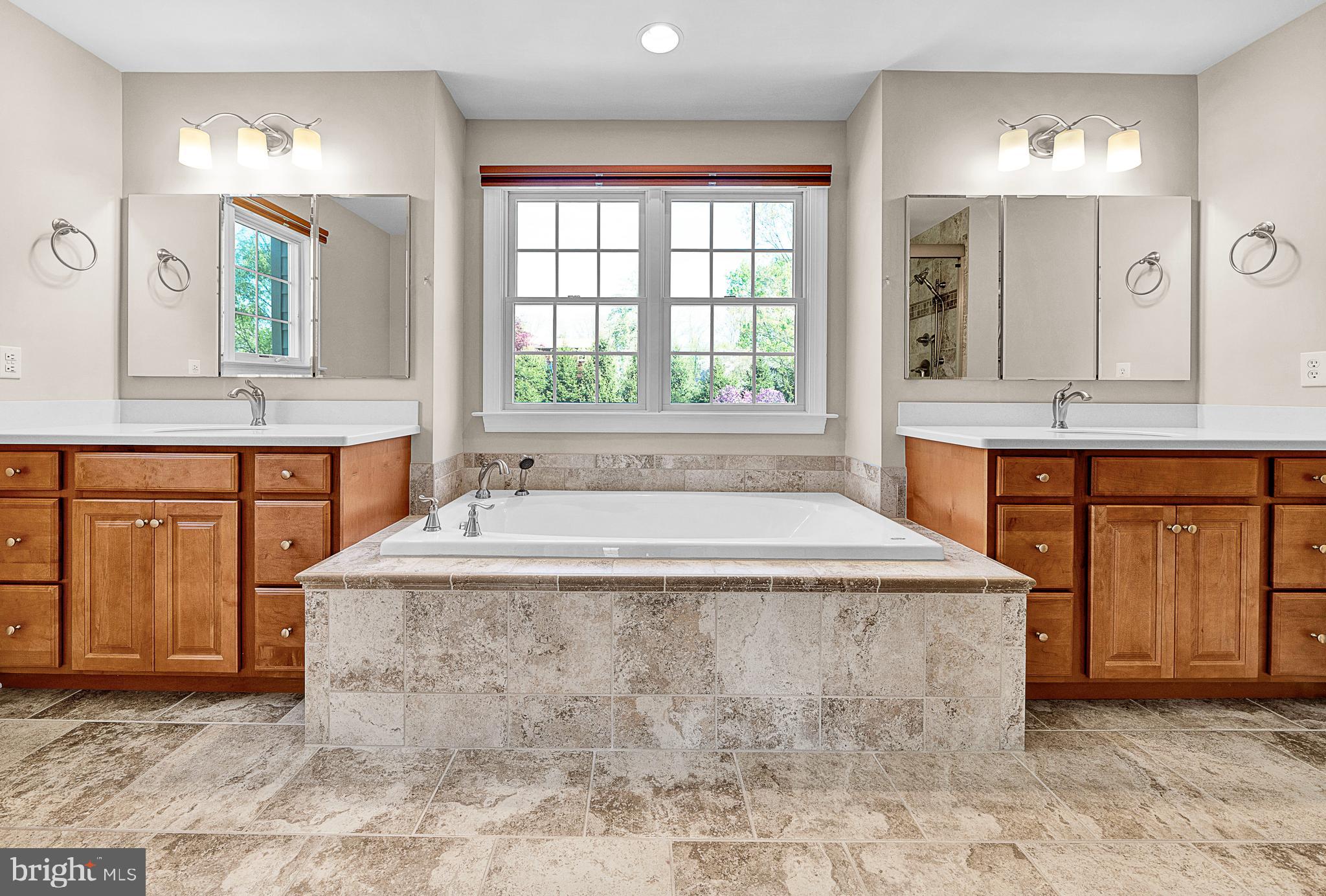 PARKSIDE RIDGE - Residential