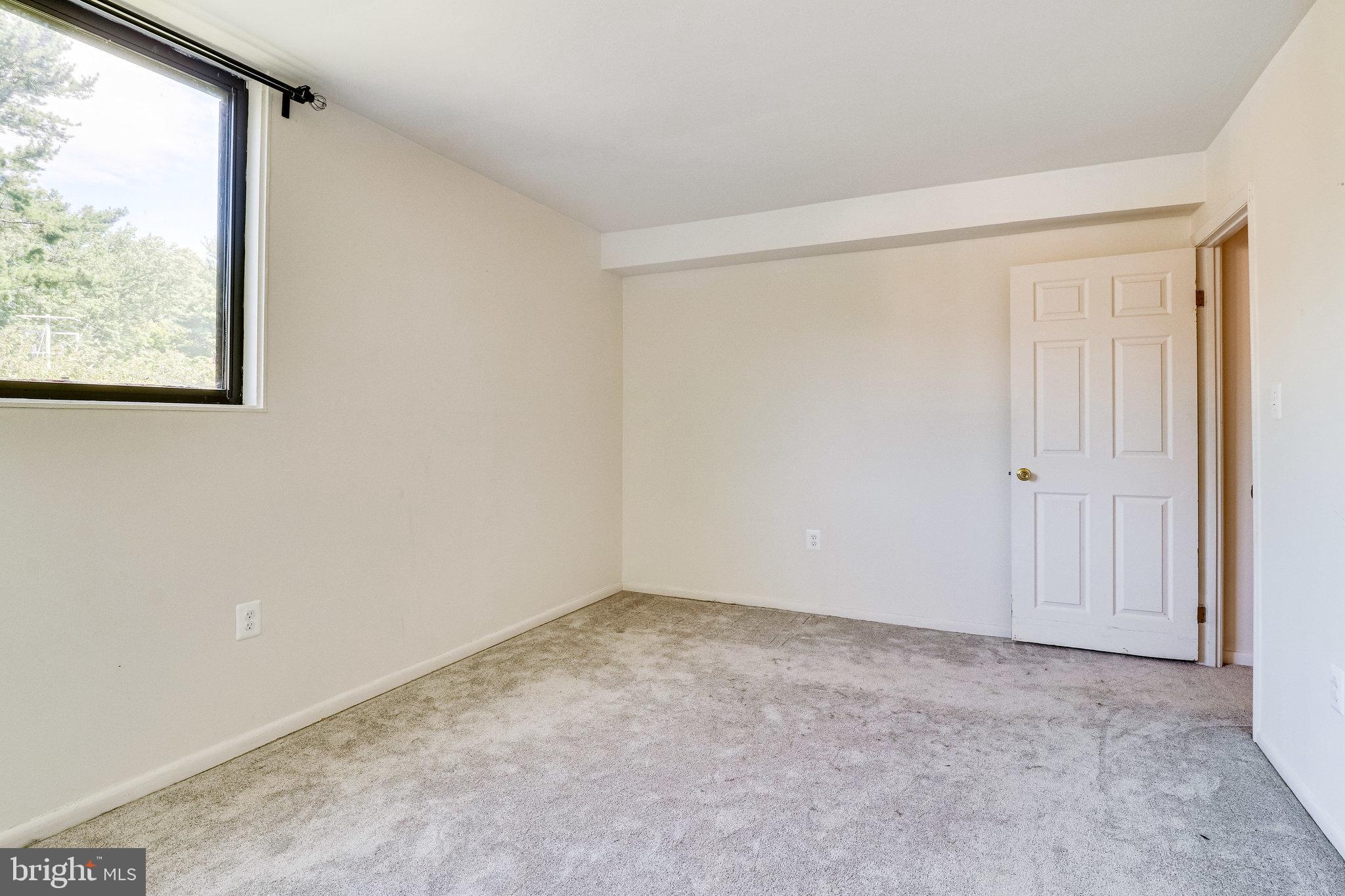 FAIRFAX WEST - Residential Lease