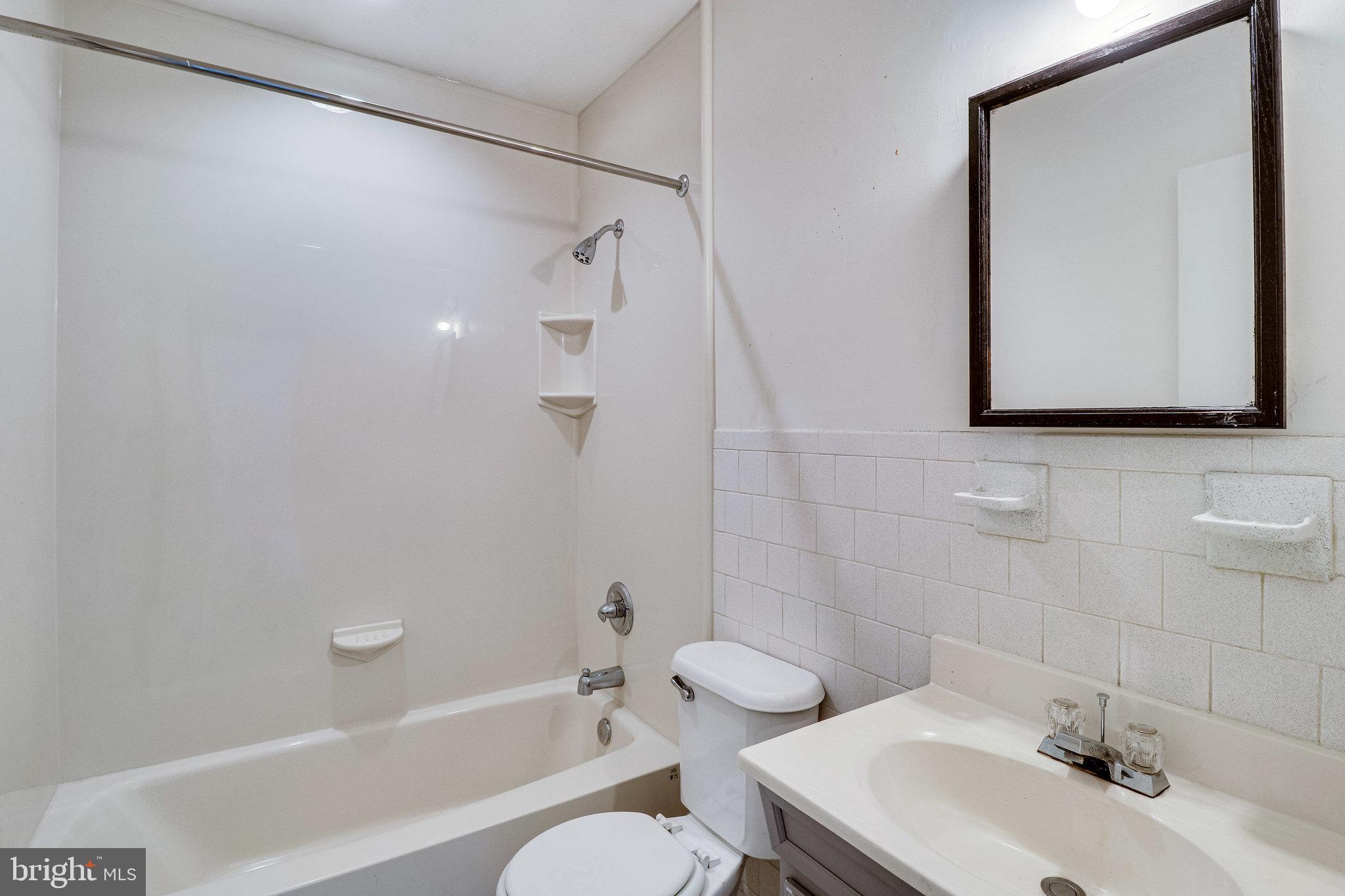 FAIRFAX WEST - Residential Lease