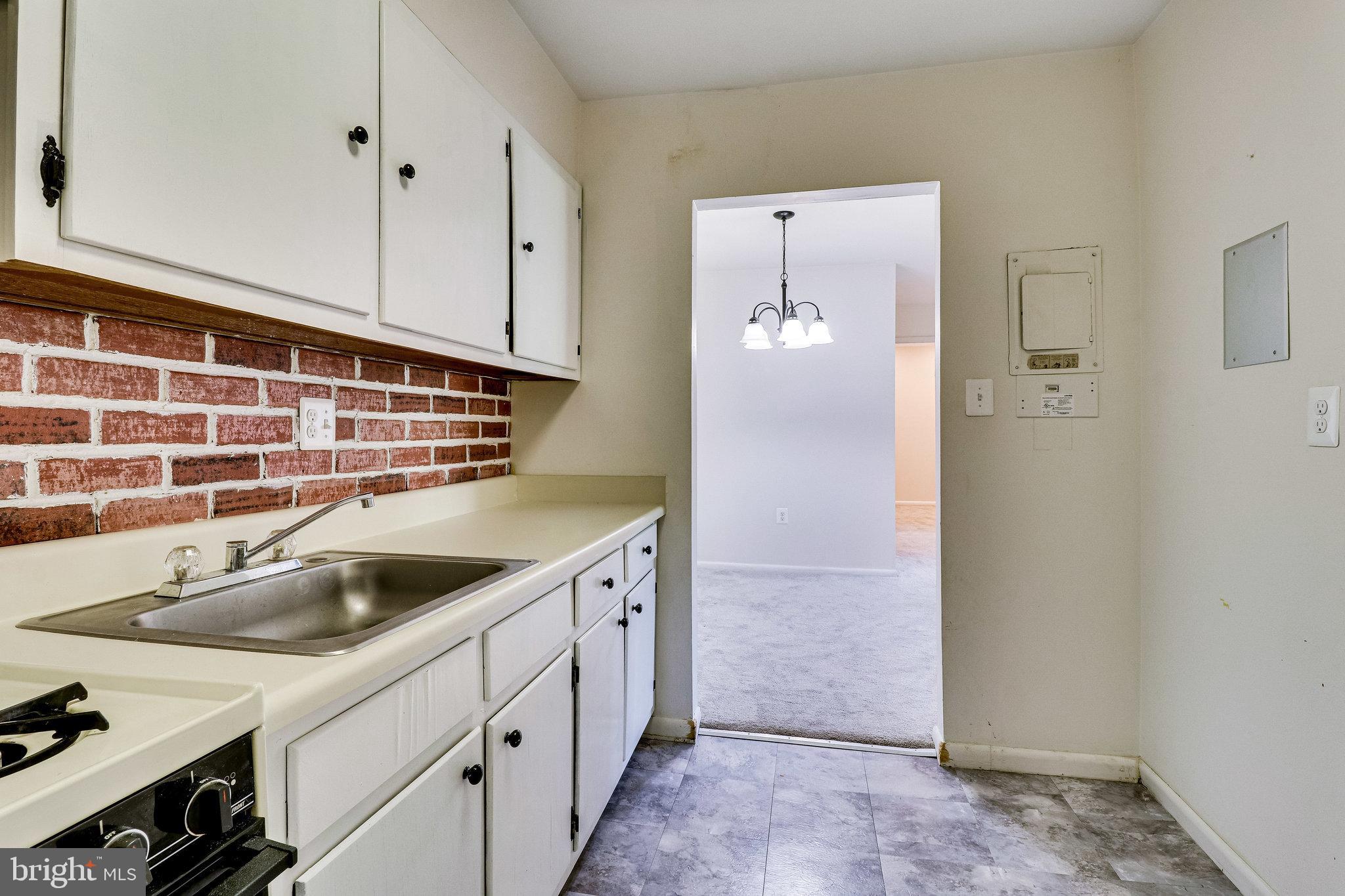 FAIRFAX WEST - Residential Lease