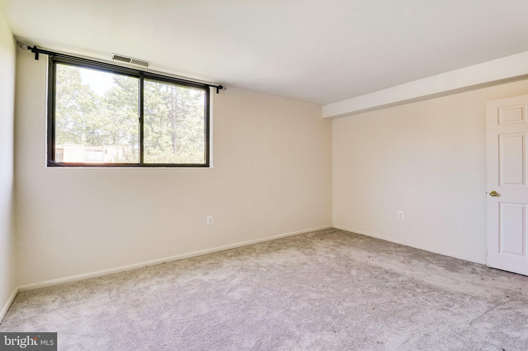 FAIRFAX WEST - Residential Lease