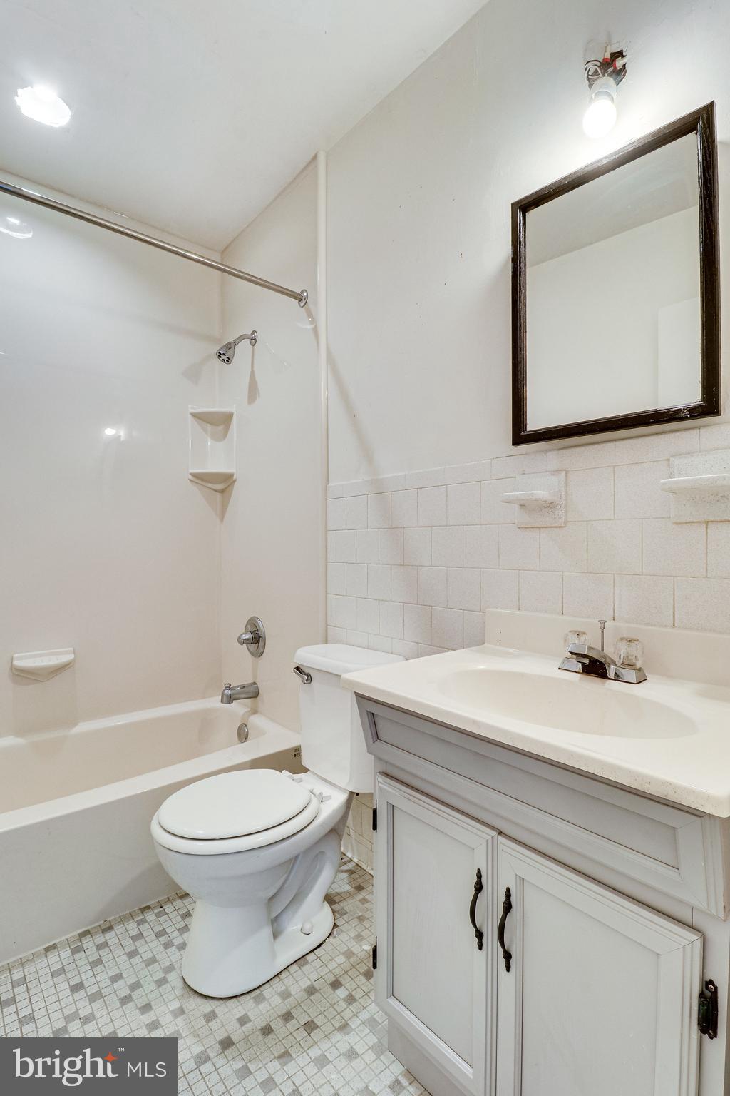 FAIRFAX WEST - Residential Lease