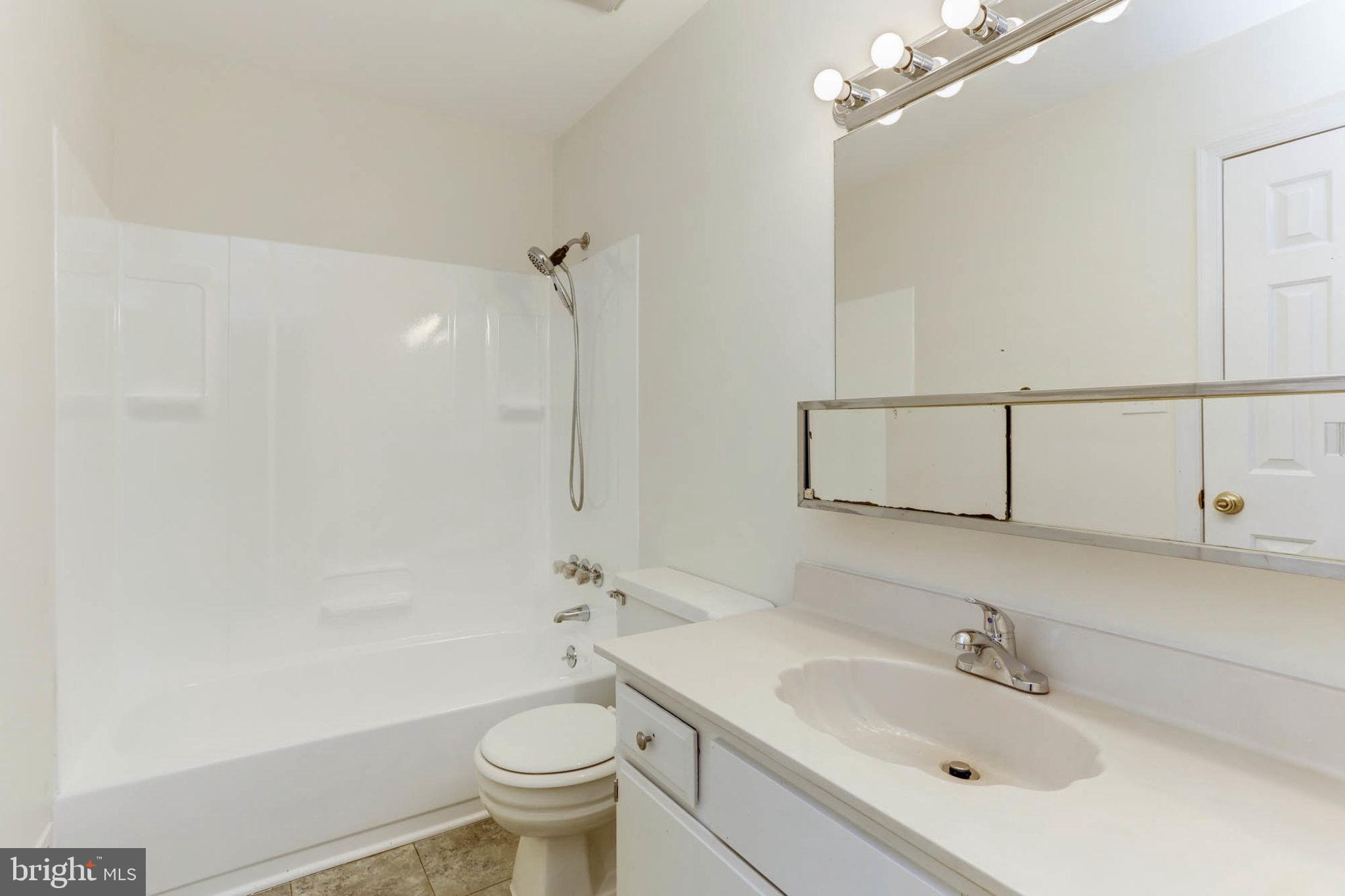 GENERAL HATCH - Residential Lease