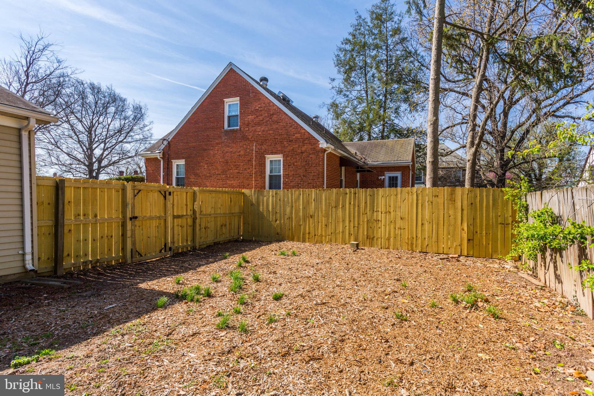 GENERAL HATCH - Residential Lease