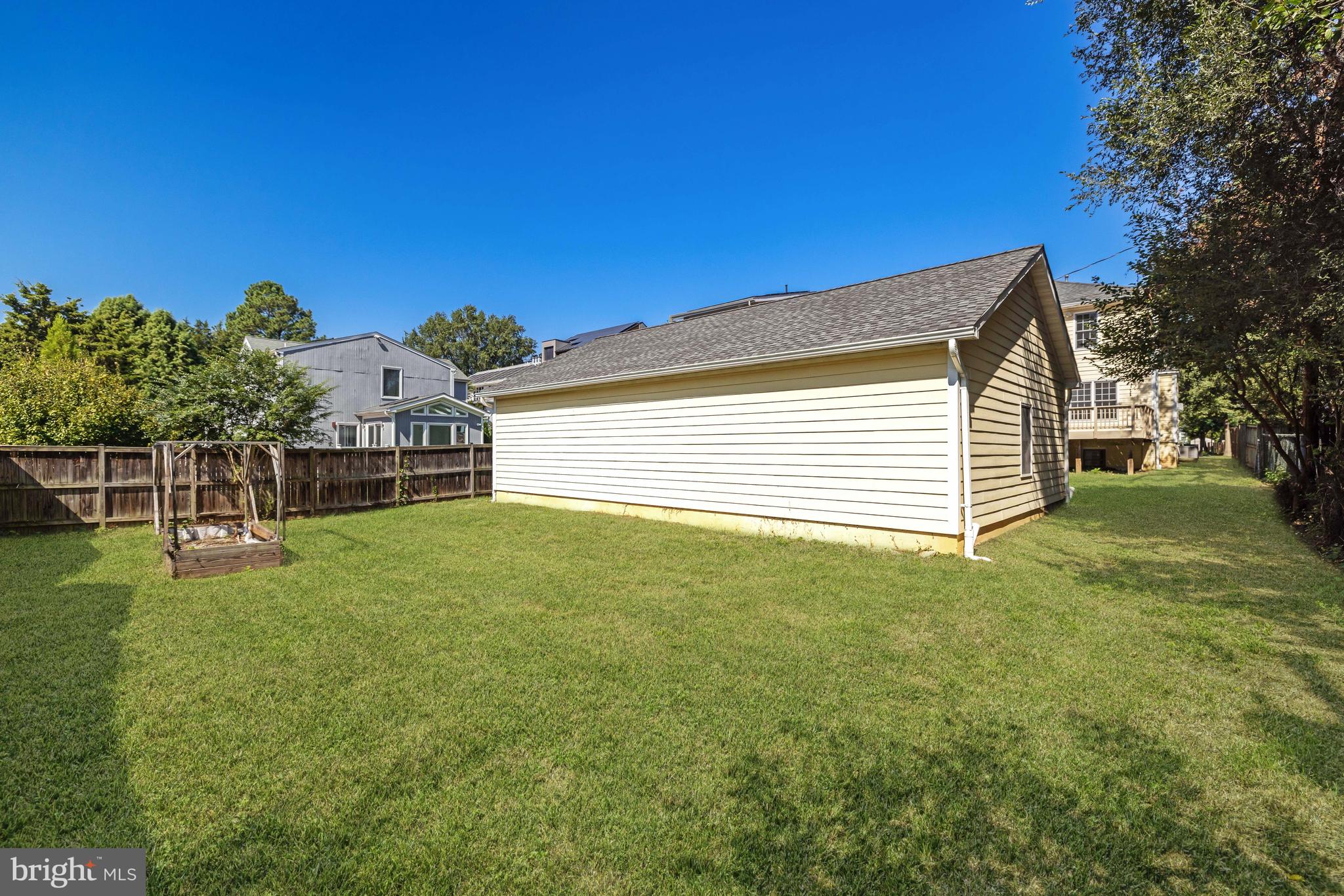 DOUGLAS ESTATES - Residential