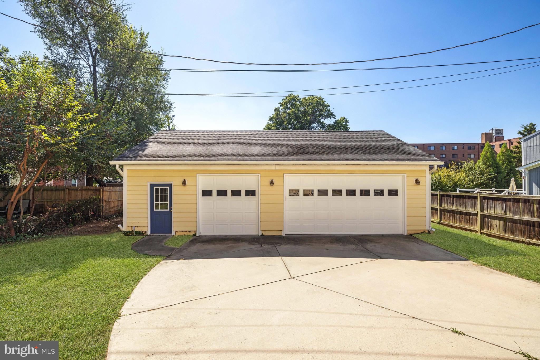 DOUGLAS ESTATES - Residential