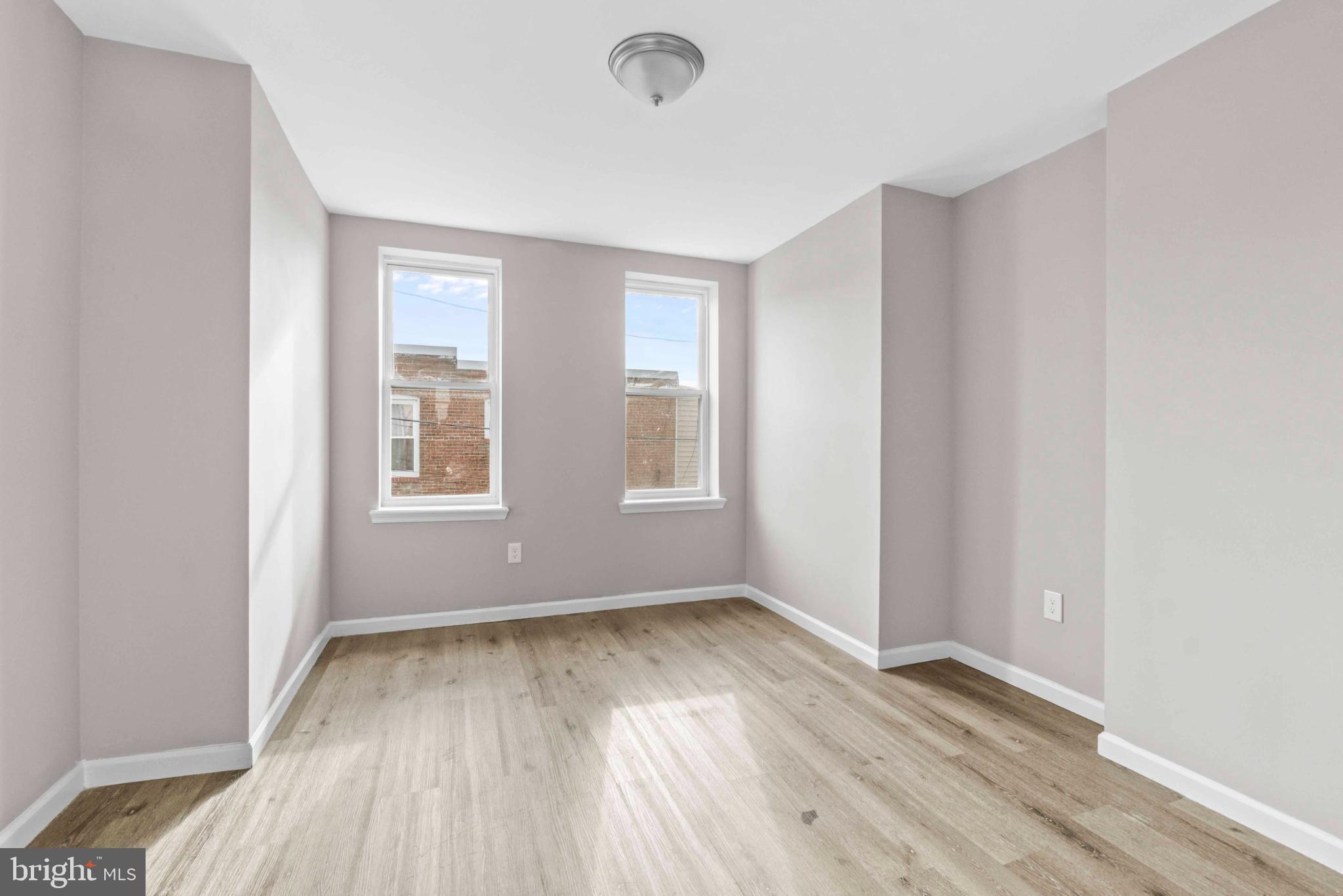 ELWOOD PARK - Residential