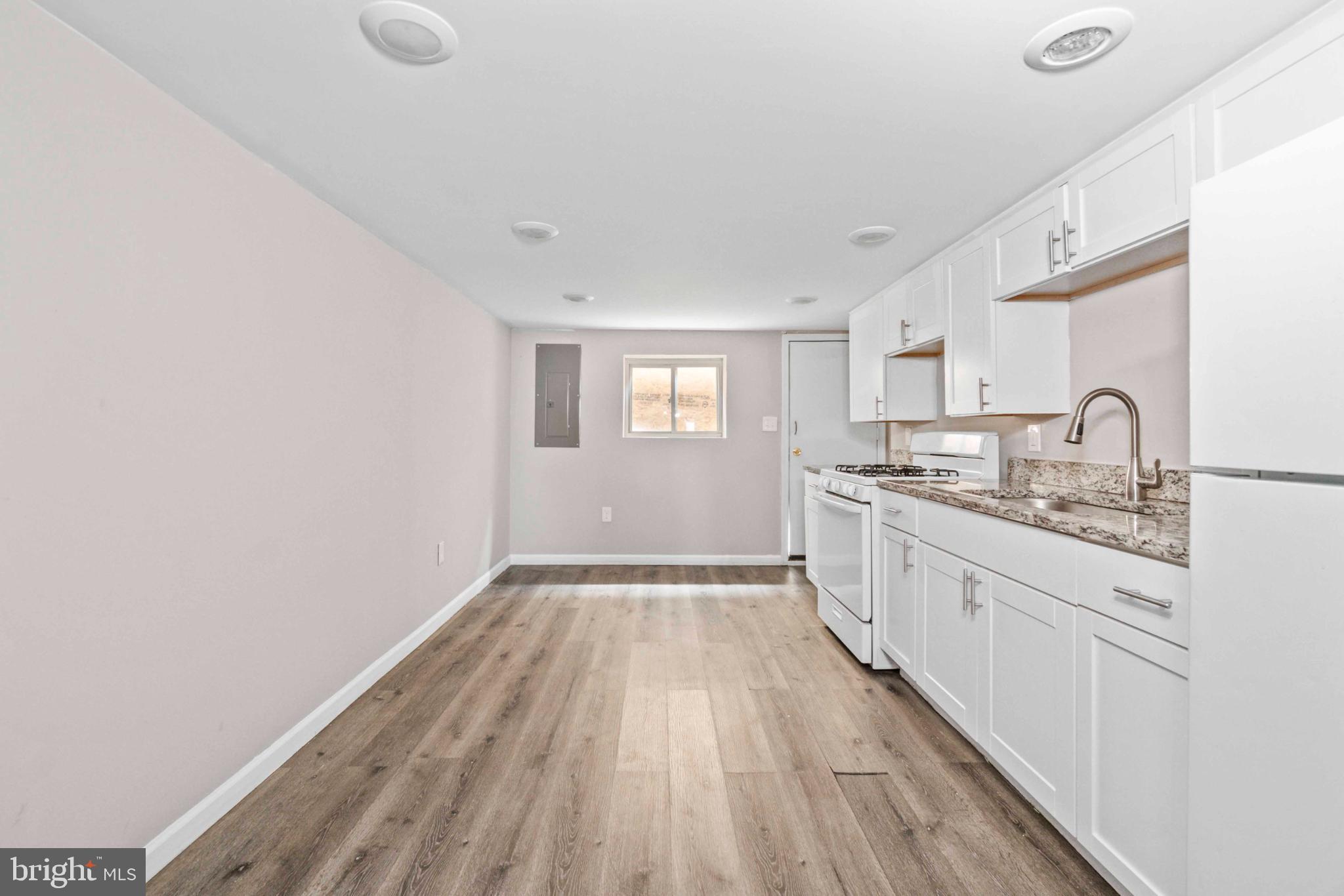 ELWOOD PARK - Residential