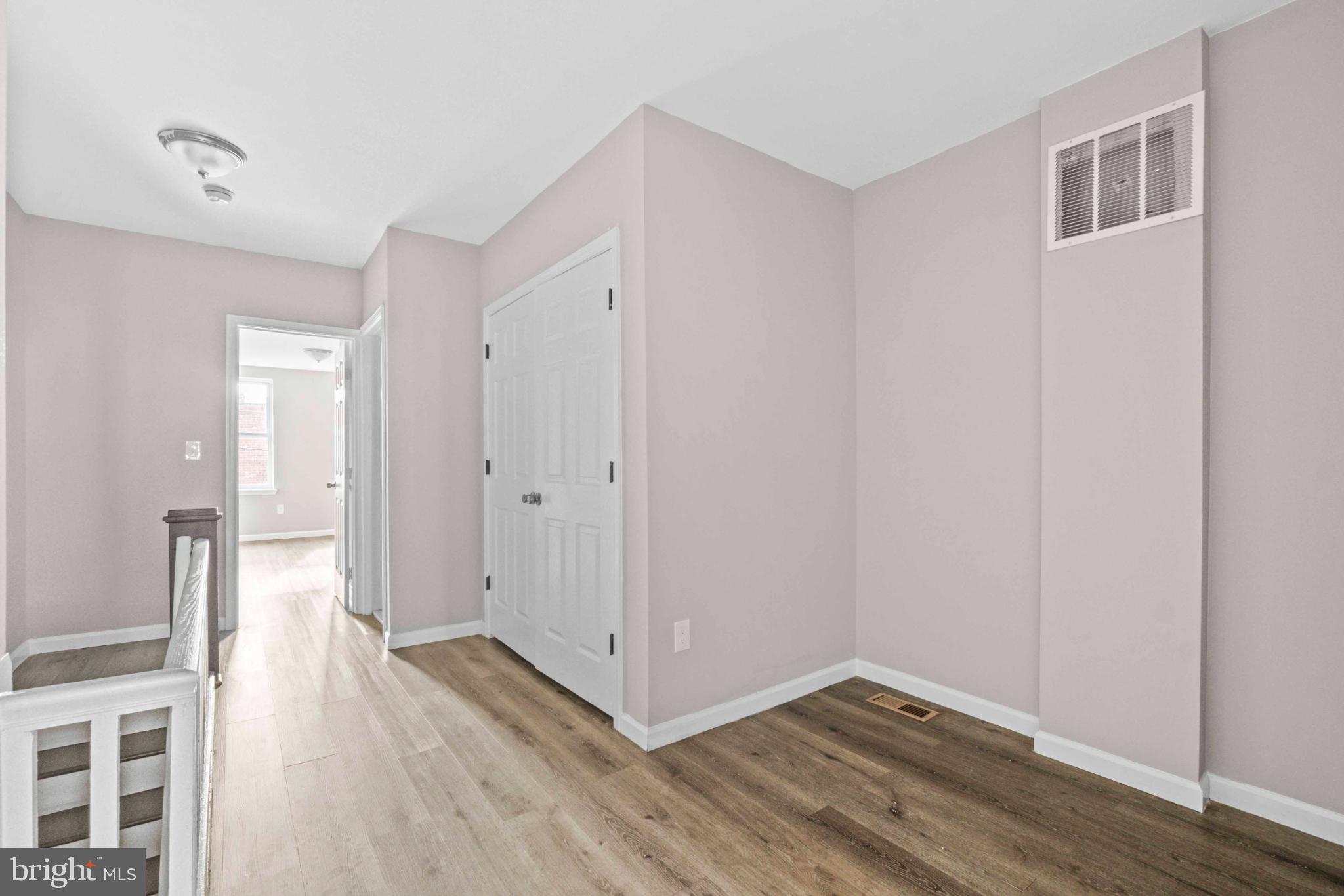 ELWOOD PARK - Residential