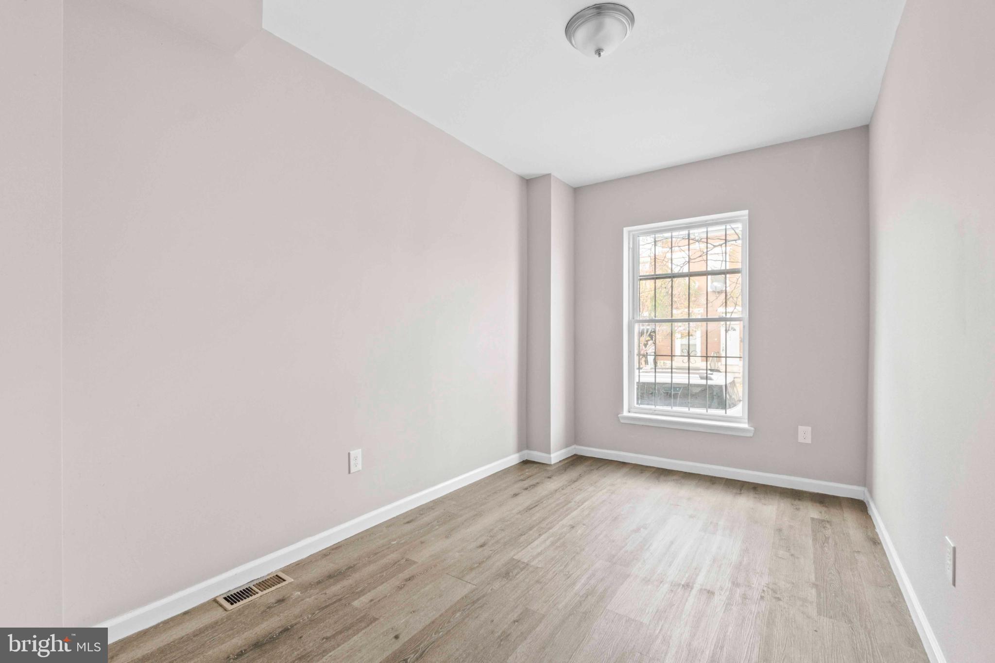 ELWOOD PARK - Residential