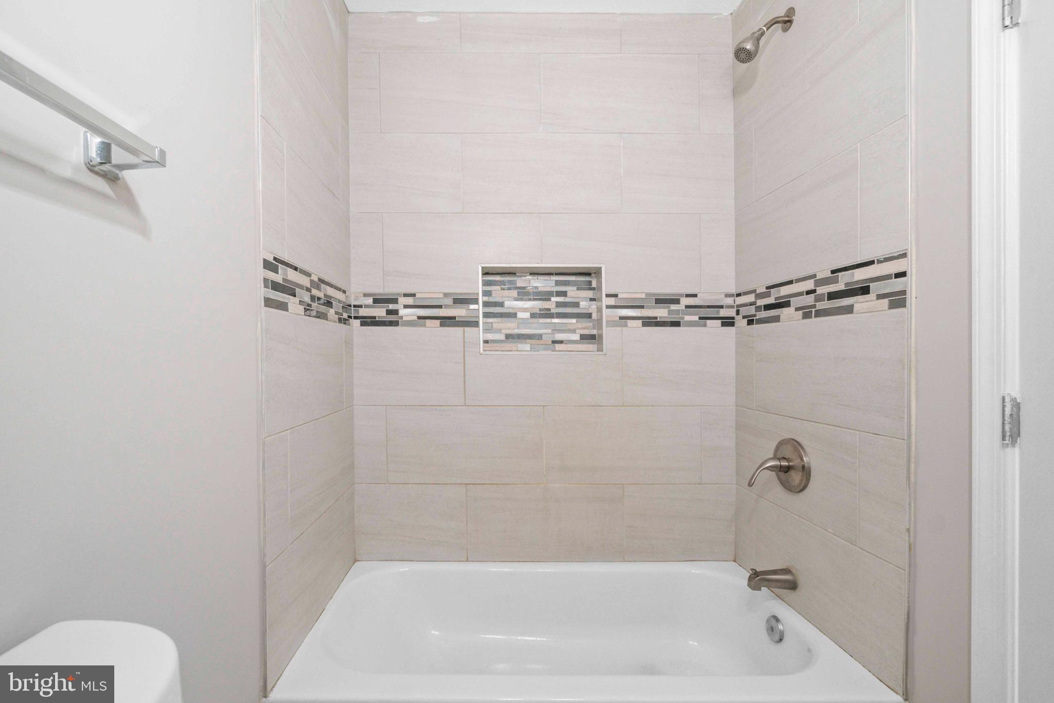 ELWOOD PARK - Residential