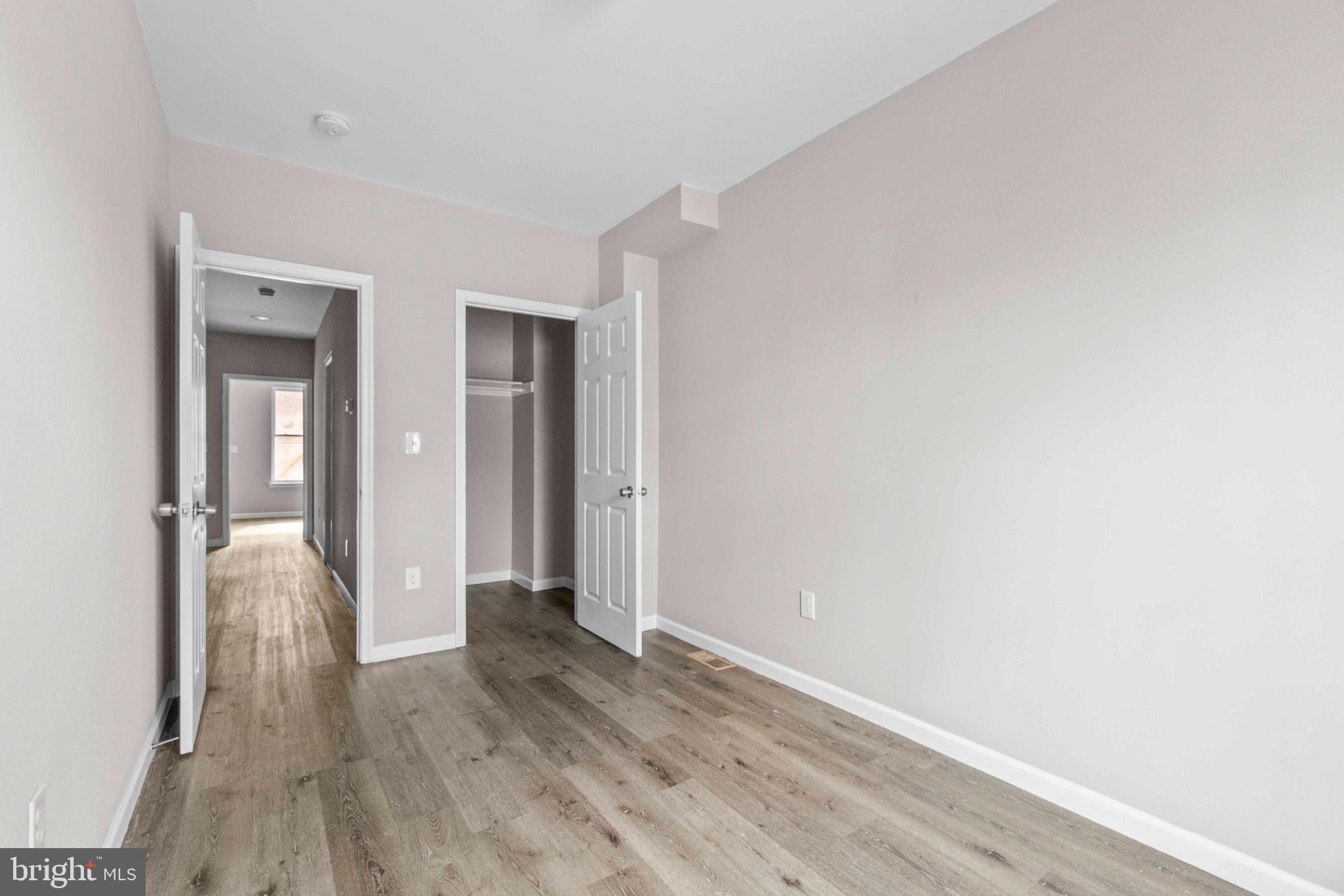 ELWOOD PARK - Residential