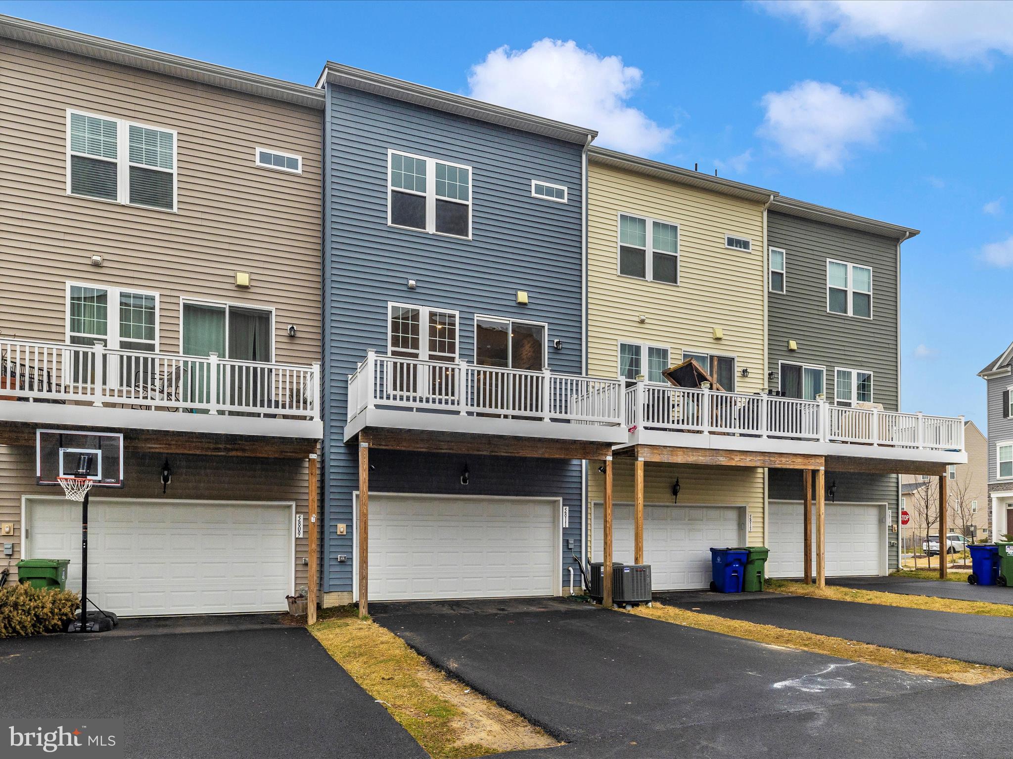 TALLYN RIDGE - Residential