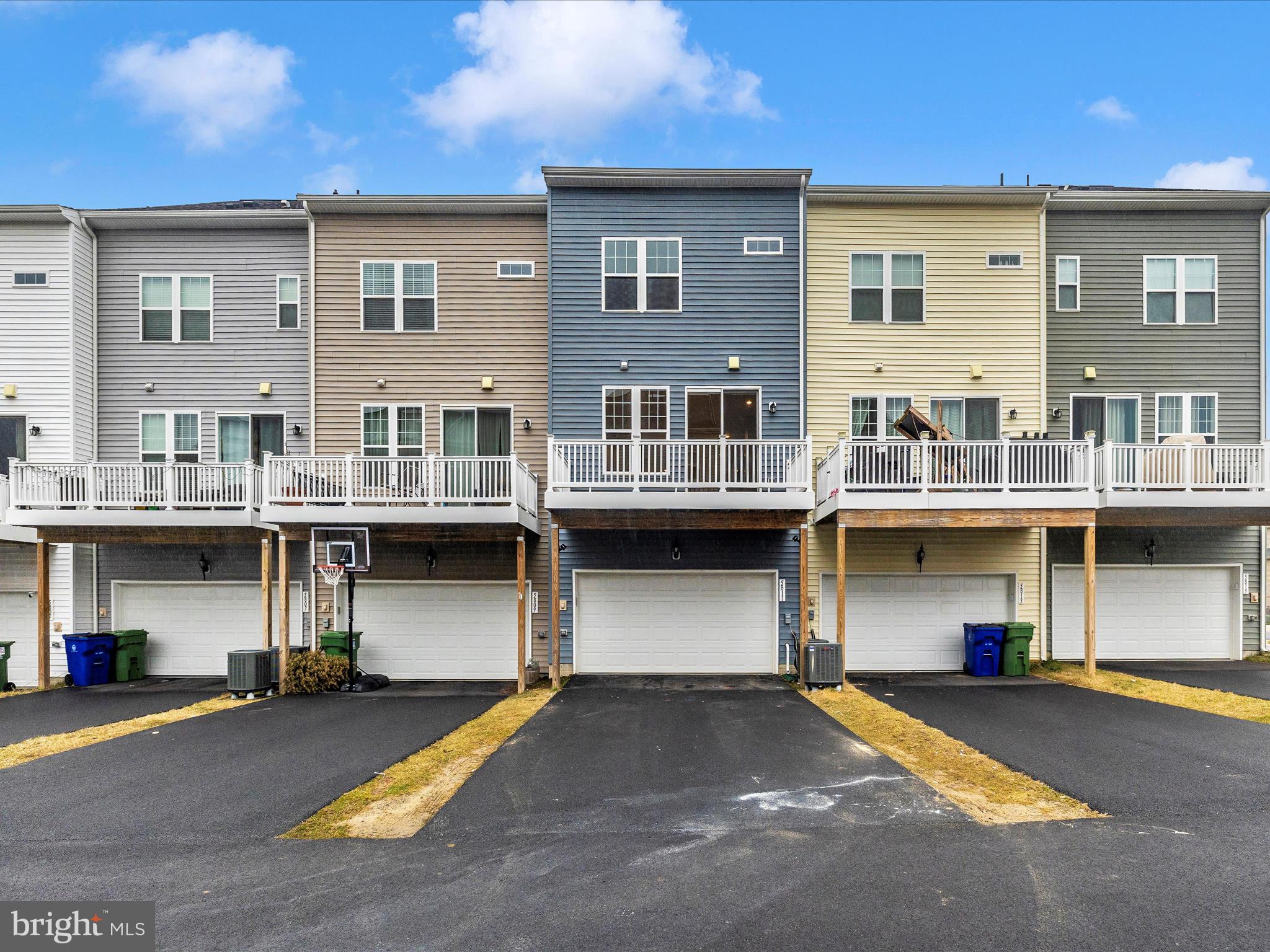 TALLYN RIDGE - Residential