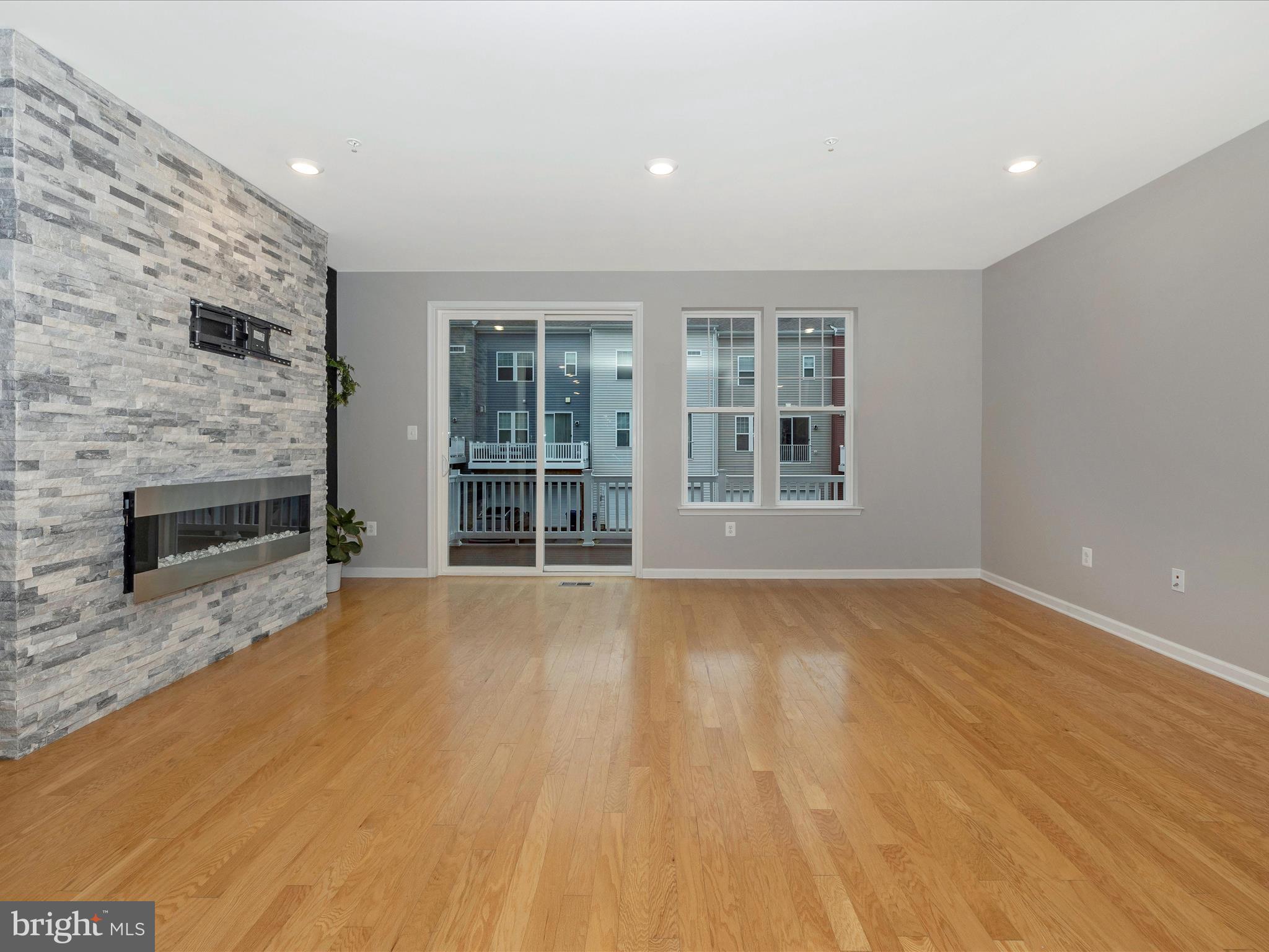 TALLYN RIDGE - Residential