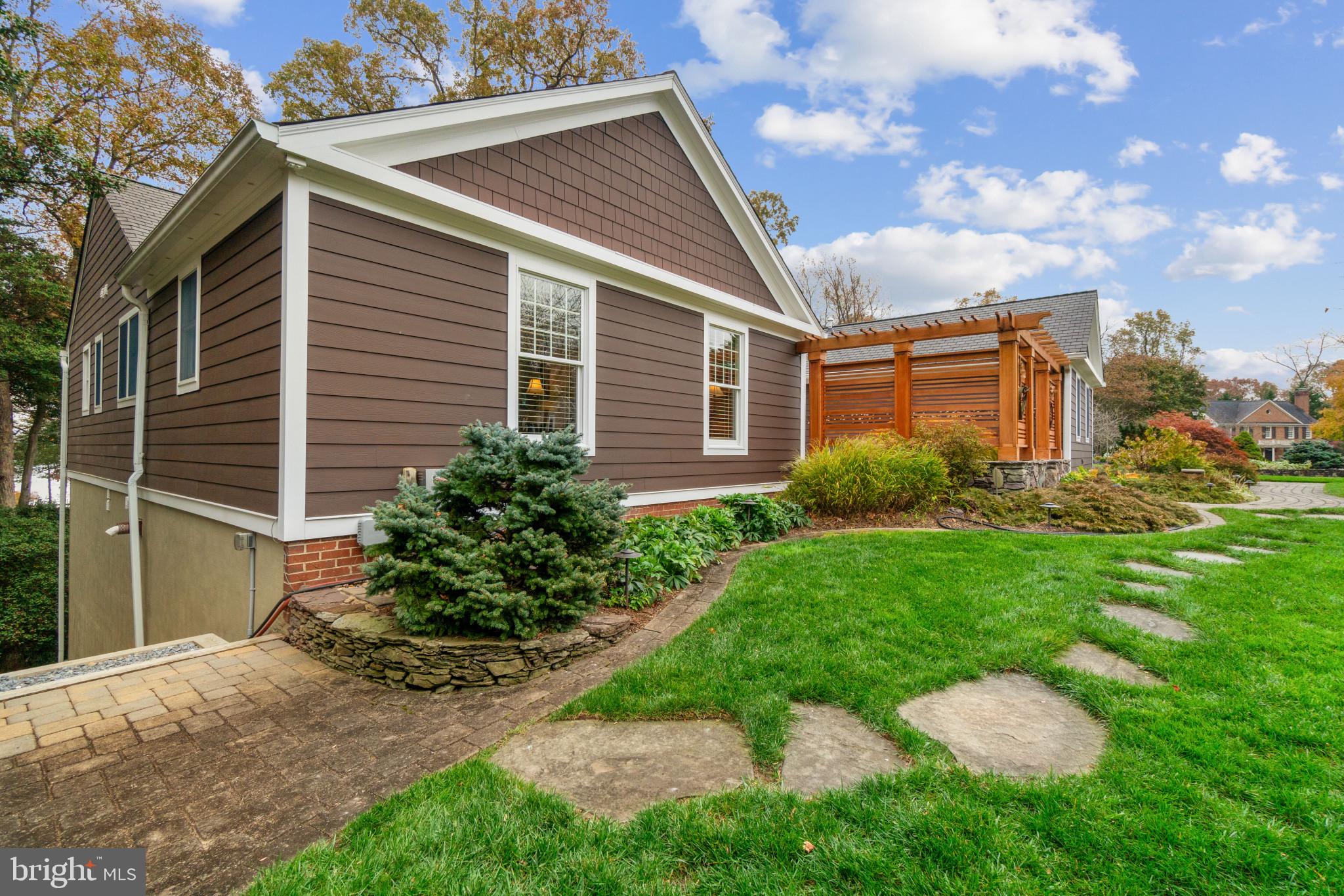 POINT FIELD LANDING - Residential