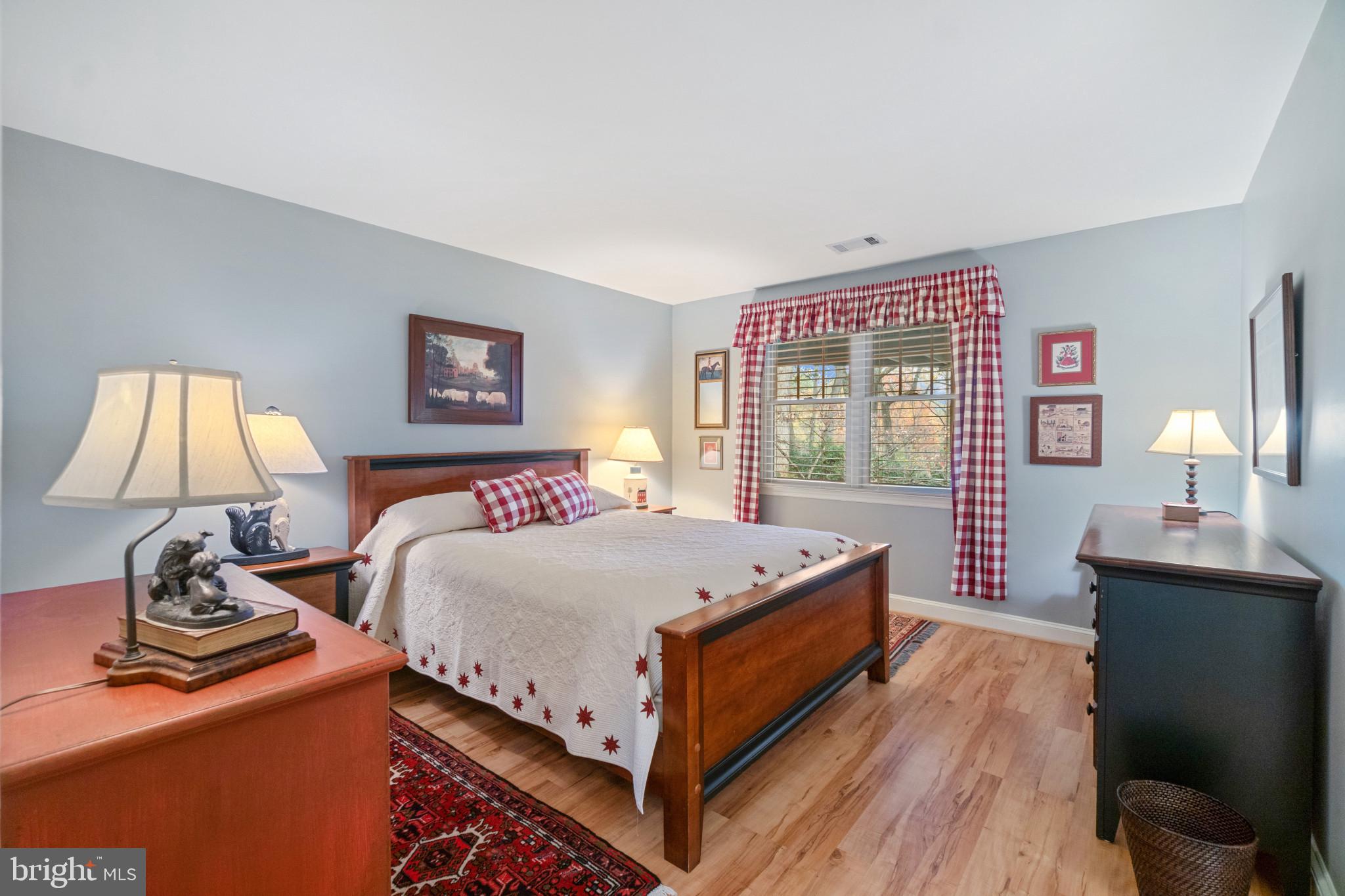 POINT FIELD LANDING - Residential