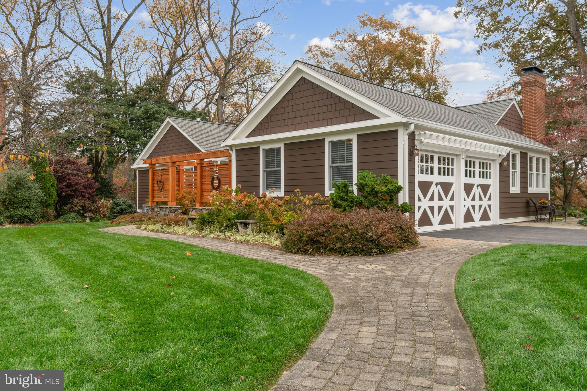 POINT FIELD LANDING - Residential
