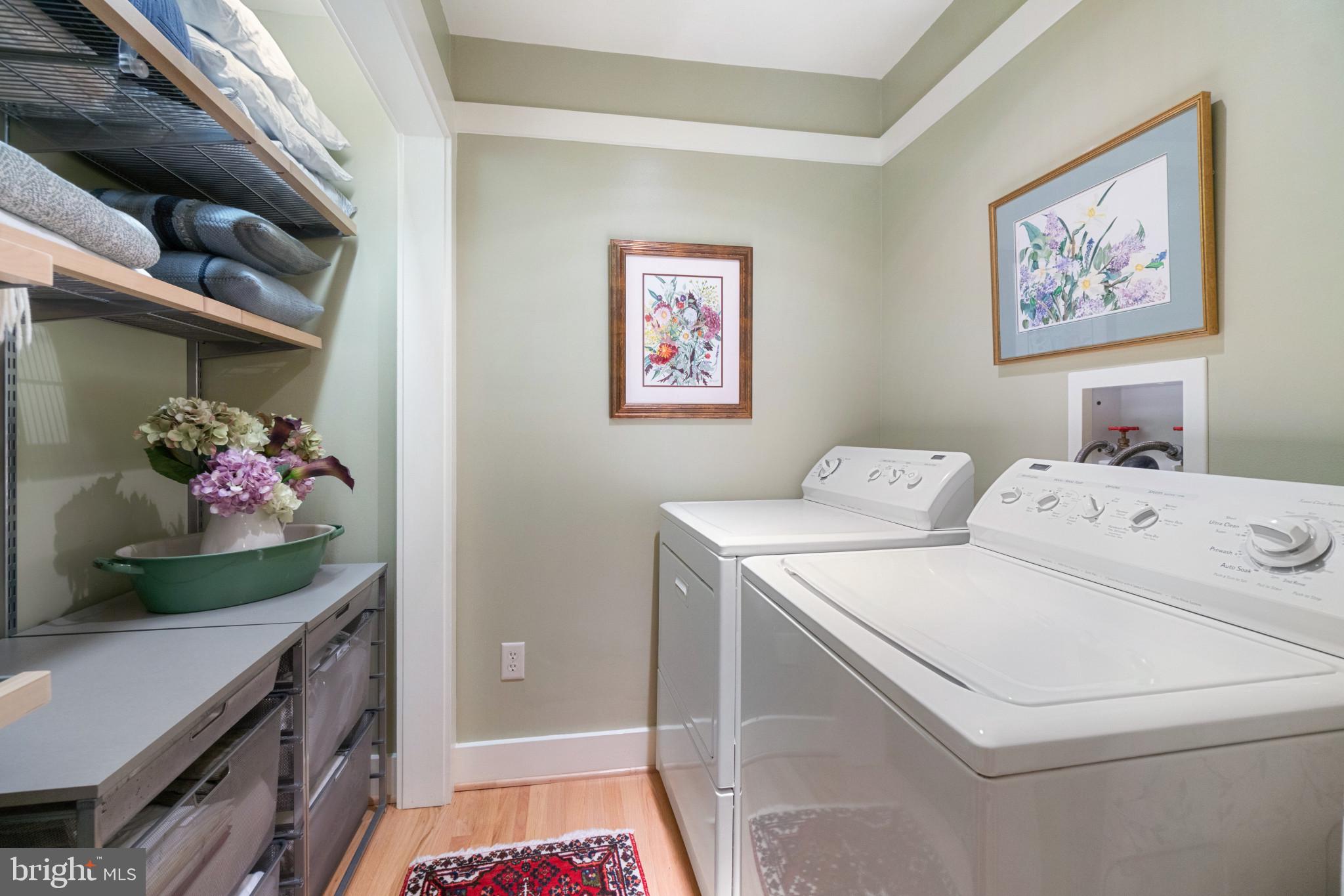 POINT FIELD LANDING - Residential