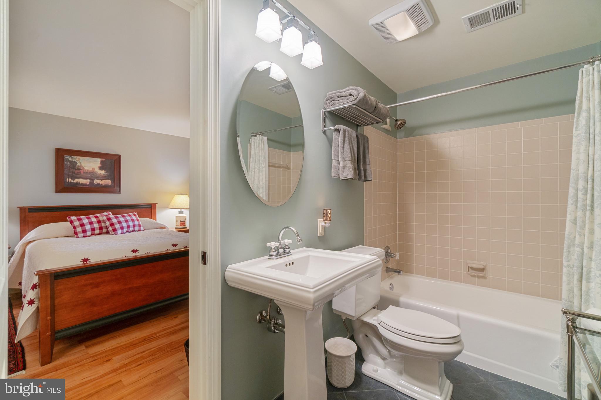 POINT FIELD LANDING - Residential