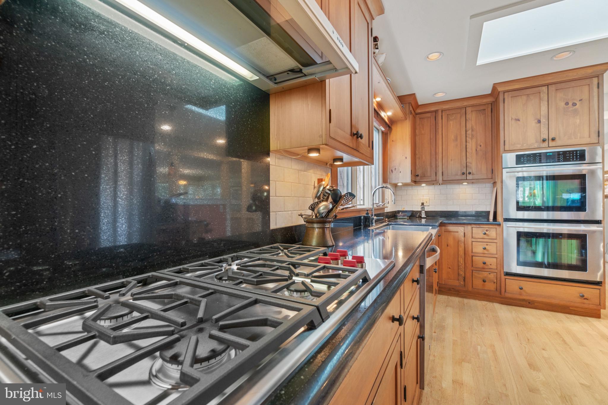 POINT FIELD LANDING - Residential