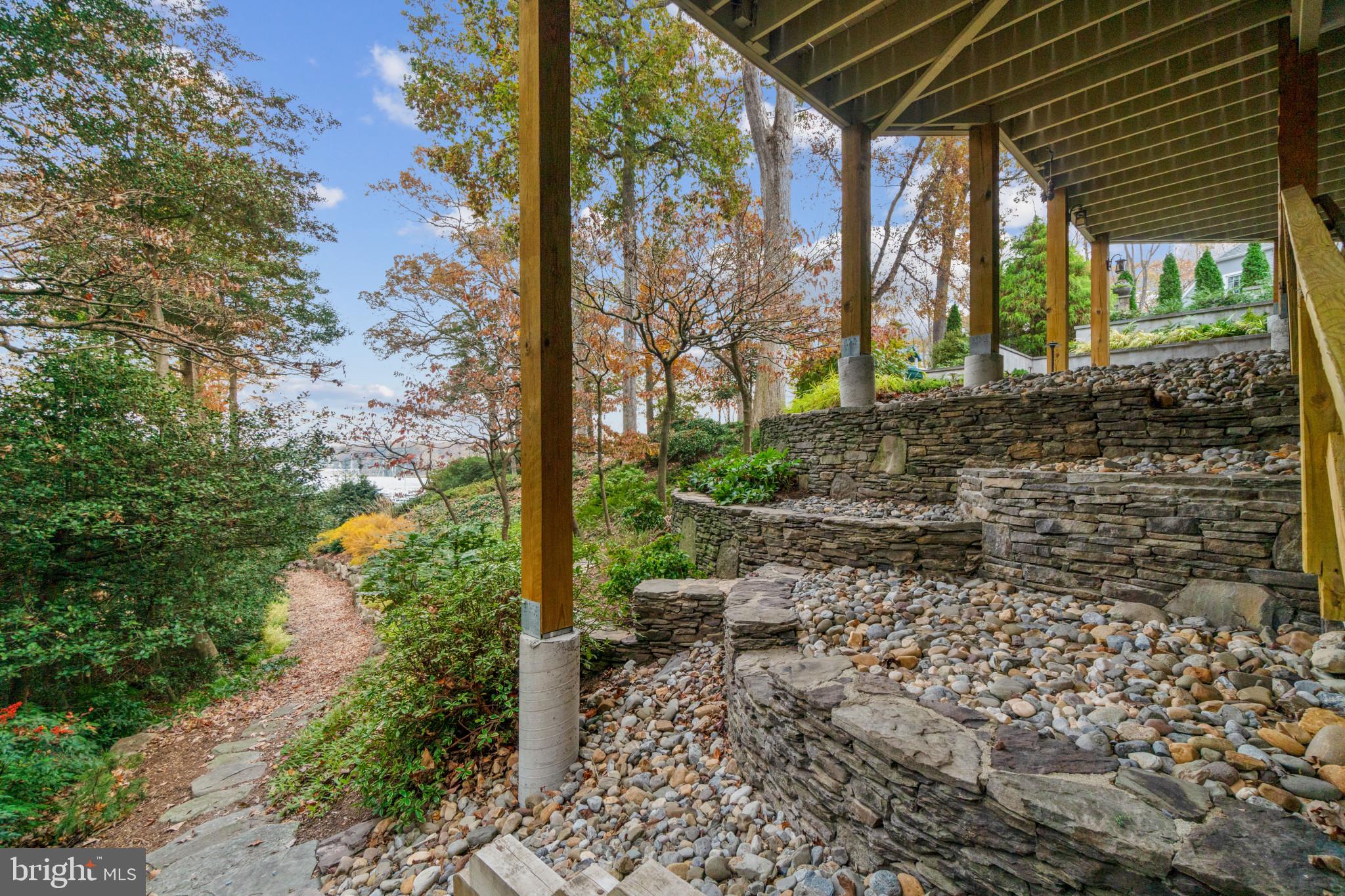 POINT FIELD LANDING - Residential