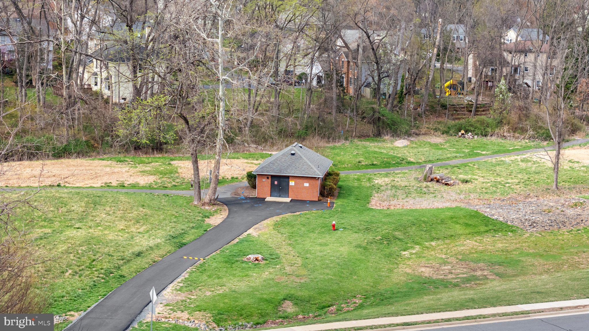 LEESBURG COUNTRY CLUB - Residential