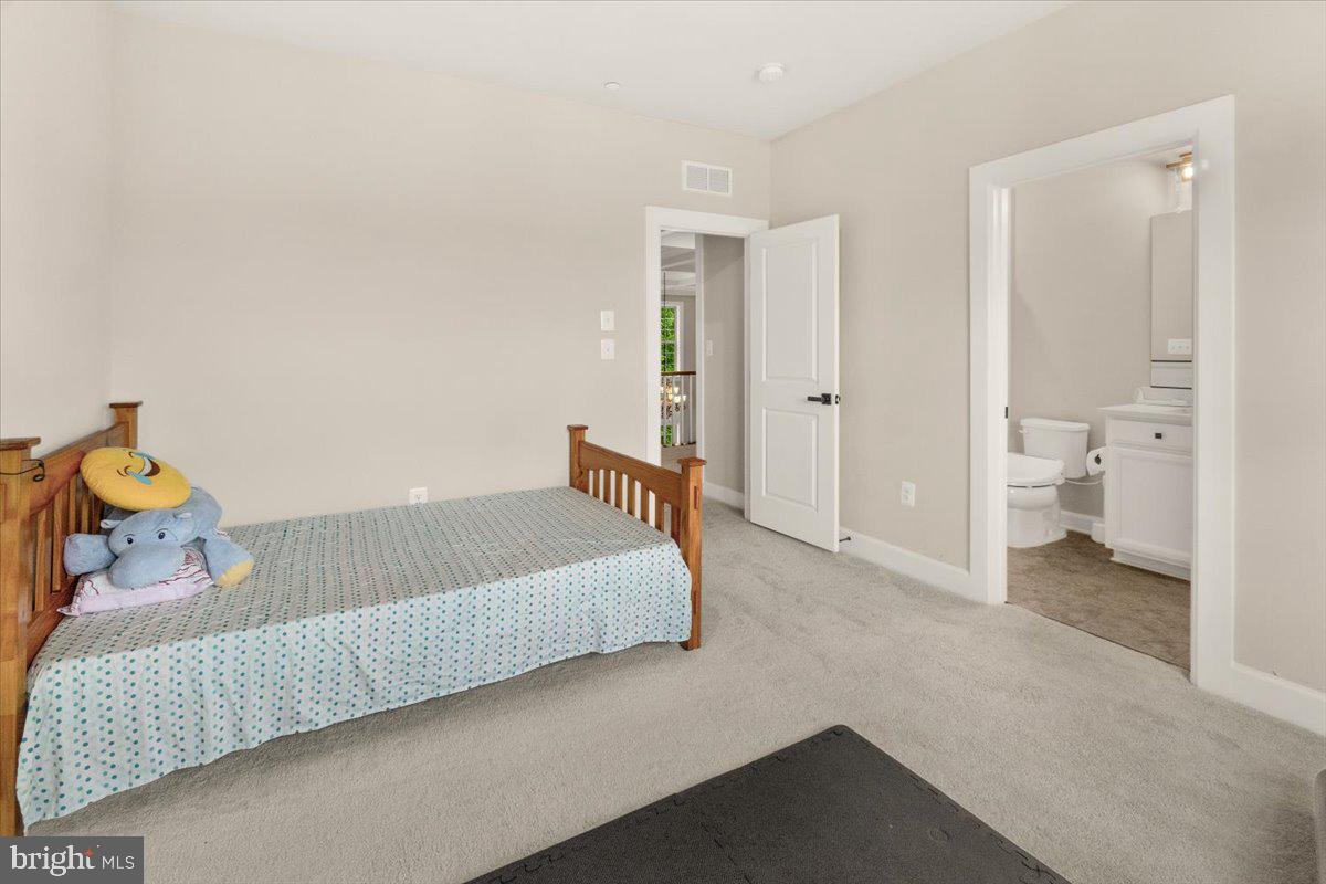 WESTMOUNT - Residential