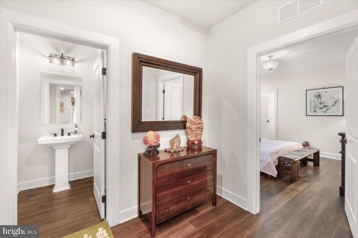 WESTMOUNT - Residential