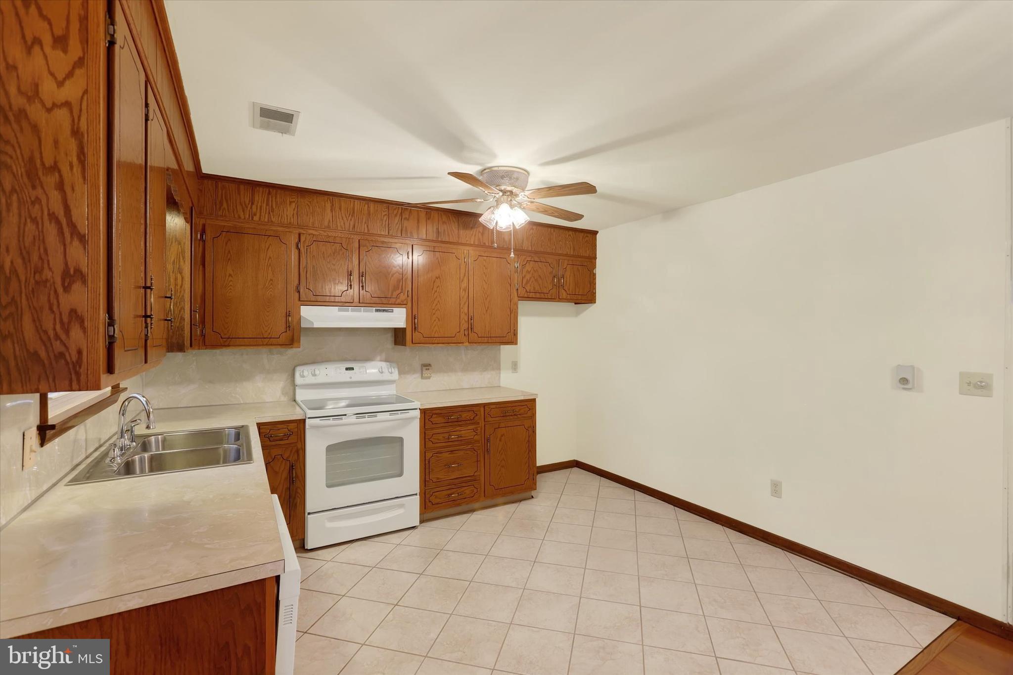 PENN NATIONAL GOLF COURSE COMMUNITY - Residential